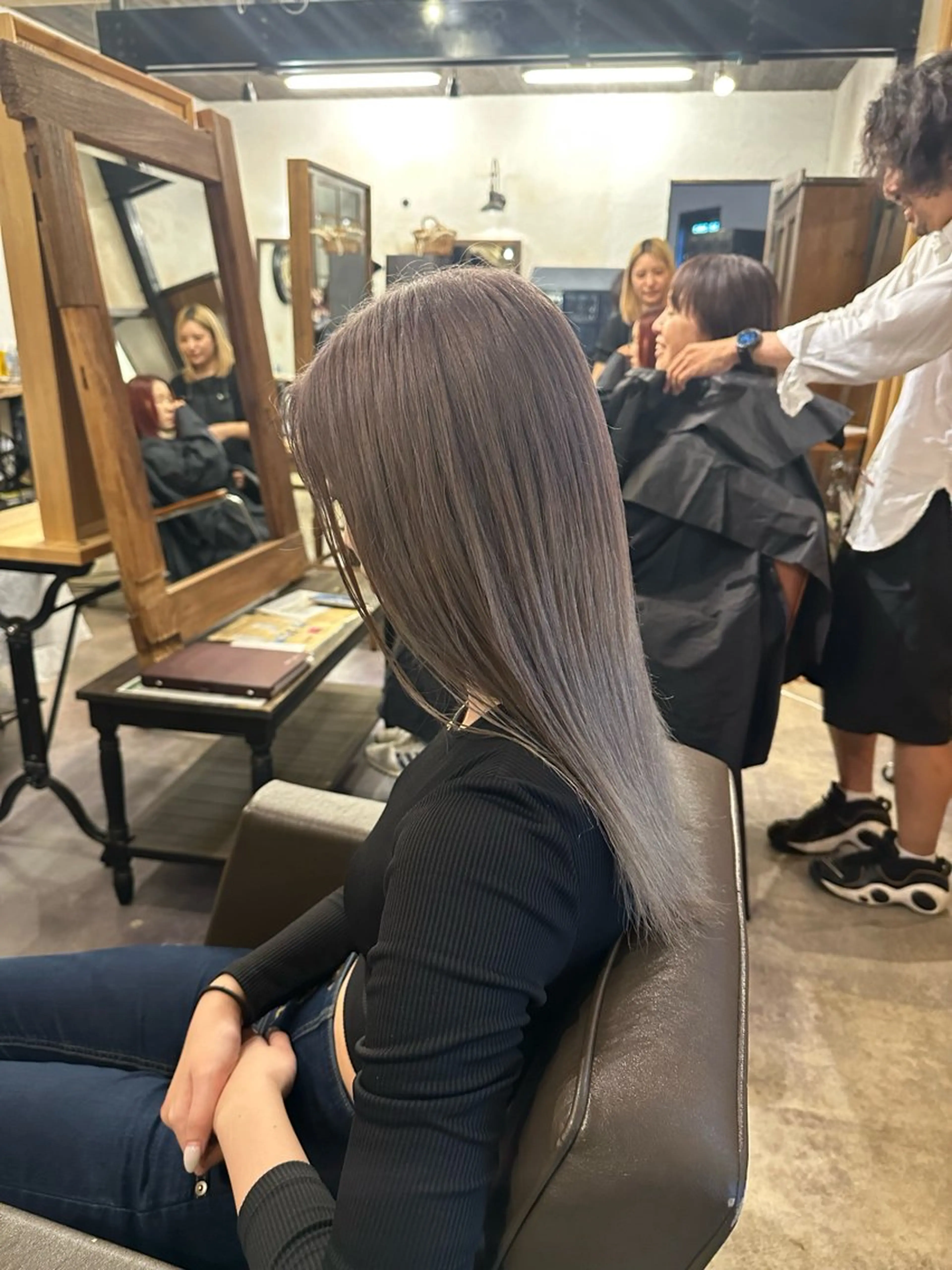 ロング カラー ハイトーンカラー トリートメント 🦖ノザワ リンカ🦖のヘアスタイル