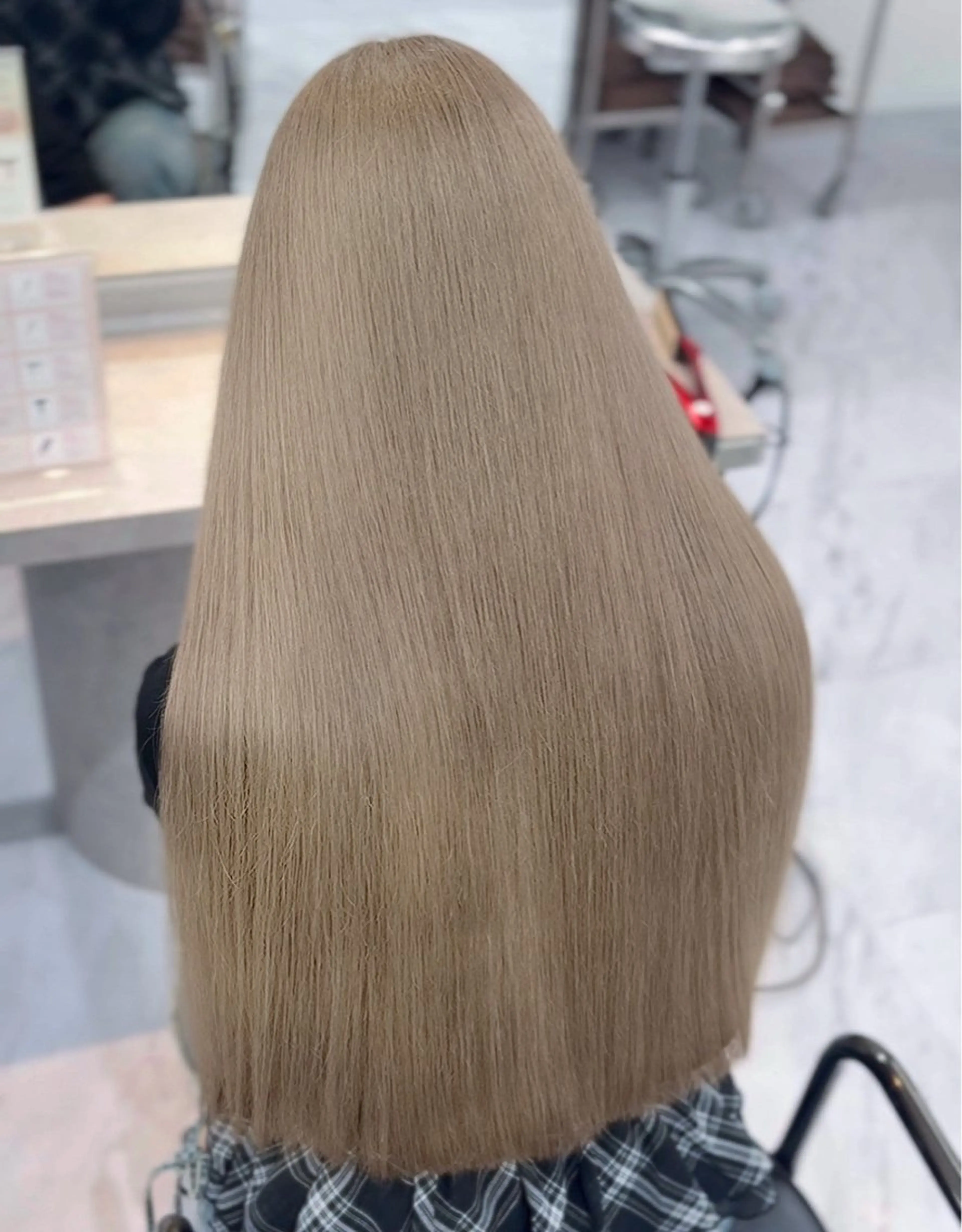 ロング VEGA ヒカル 艶髪ハイトーン天神のヘアスタイル