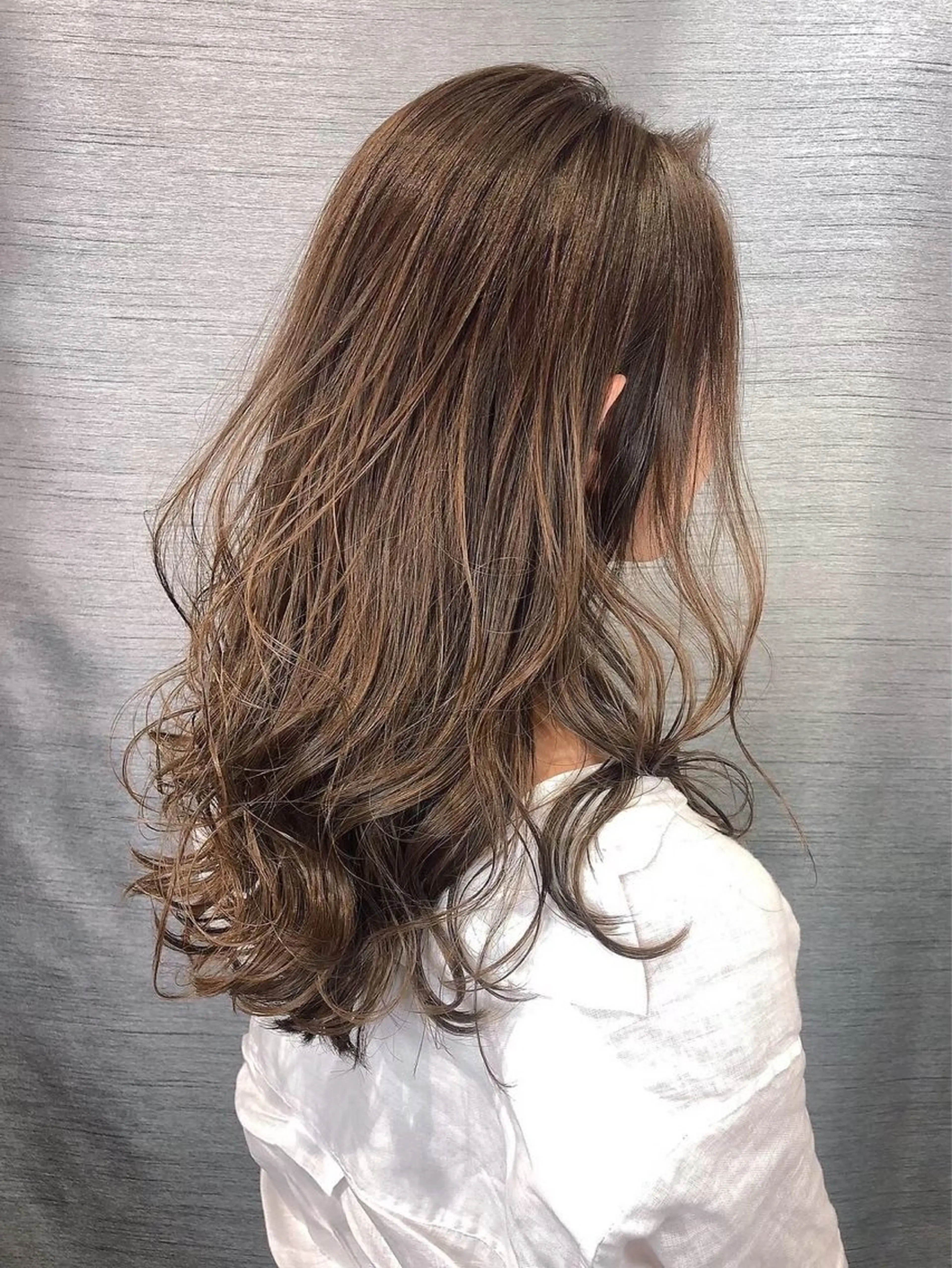カラー ハイライトカラー ハイトーン /愛子のヘアスタイル