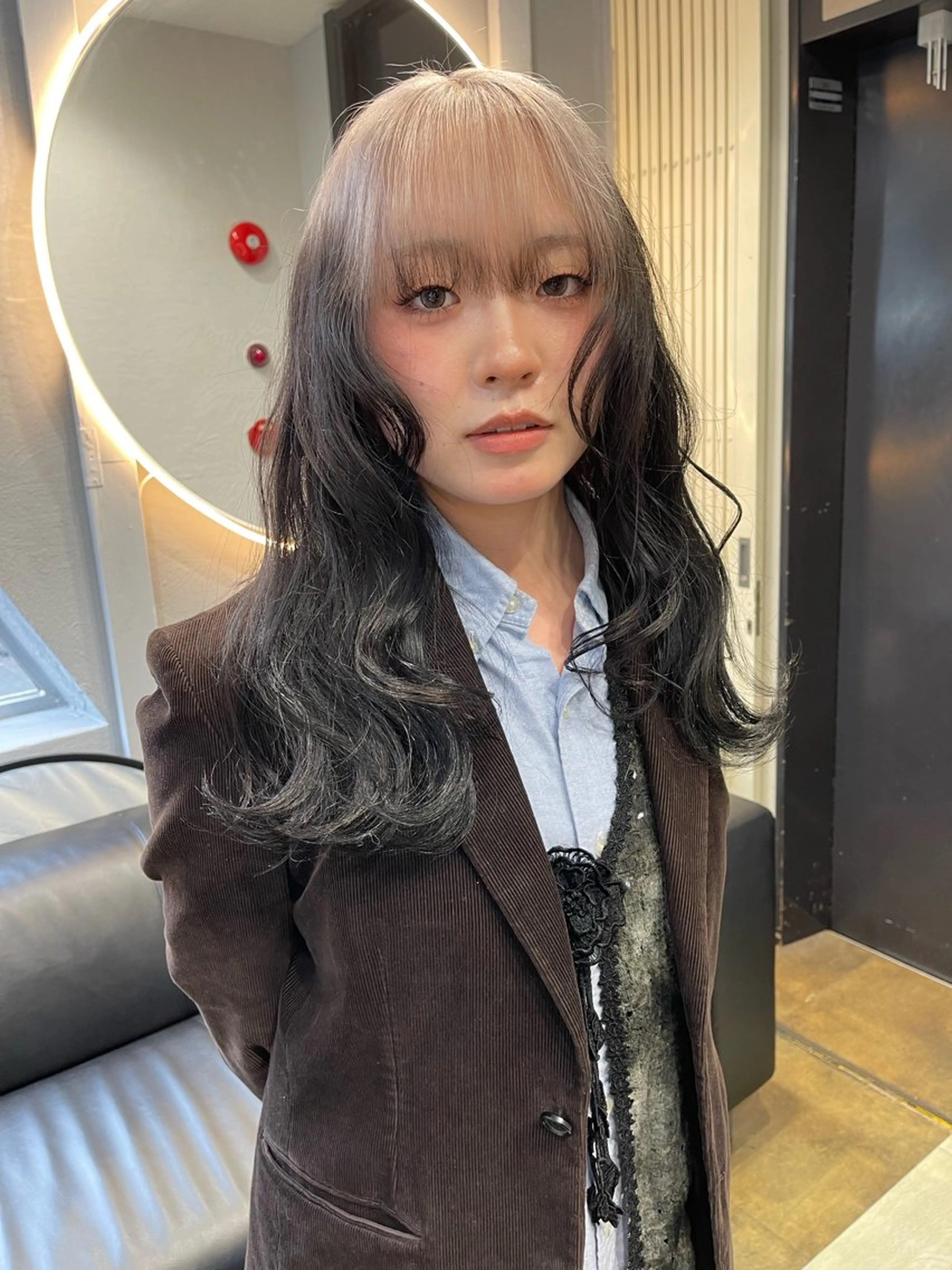 セミロング カラー ベージュカラー ブリーチ ケアブリーチ デザインカラー ダブルカラー TATSUブリーチ/ ミルクティーベージュのヘアスタイル