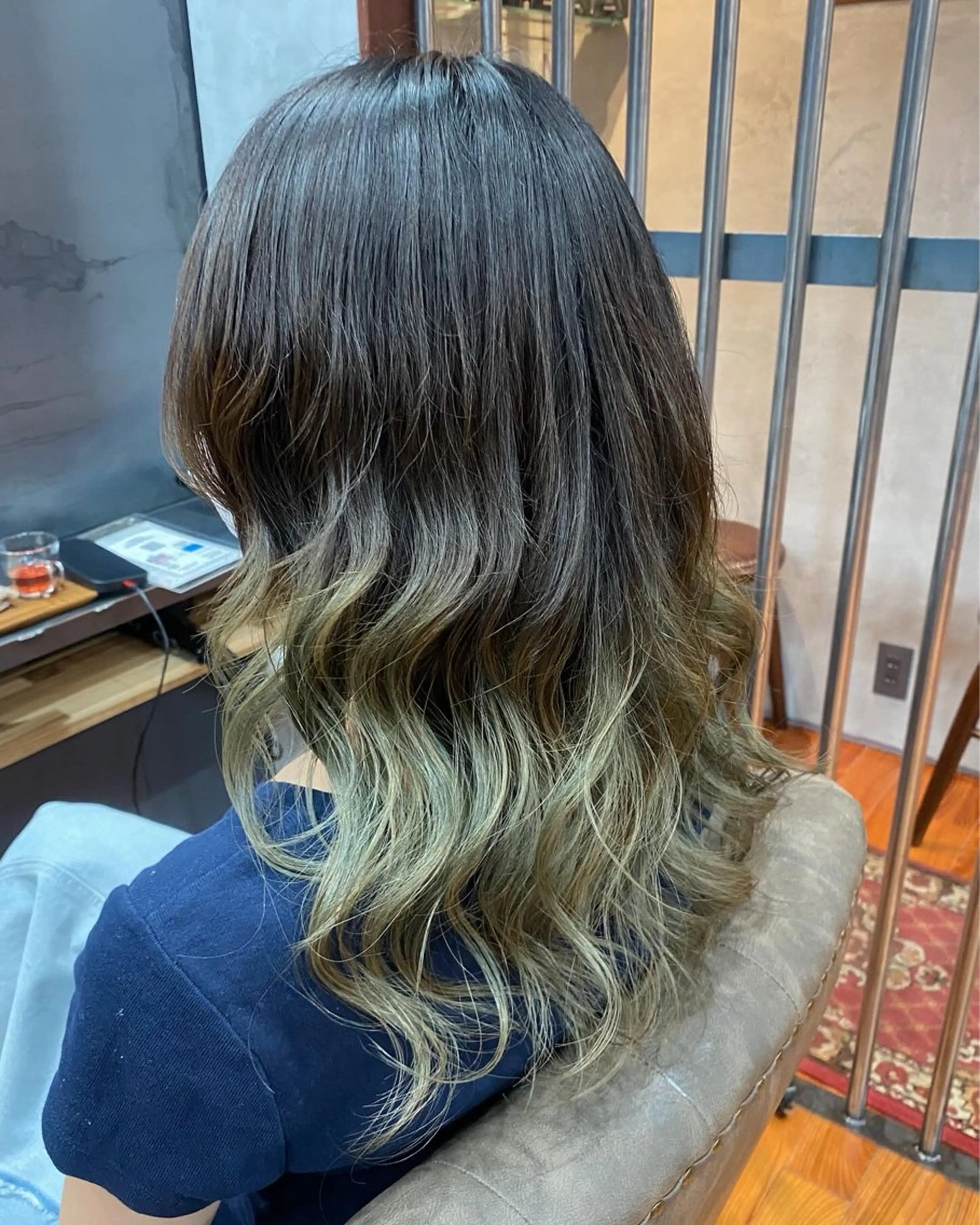 セミロング カラー ヘアアレンジ グラデーションカラー 烏山 達也のヘアスタイル