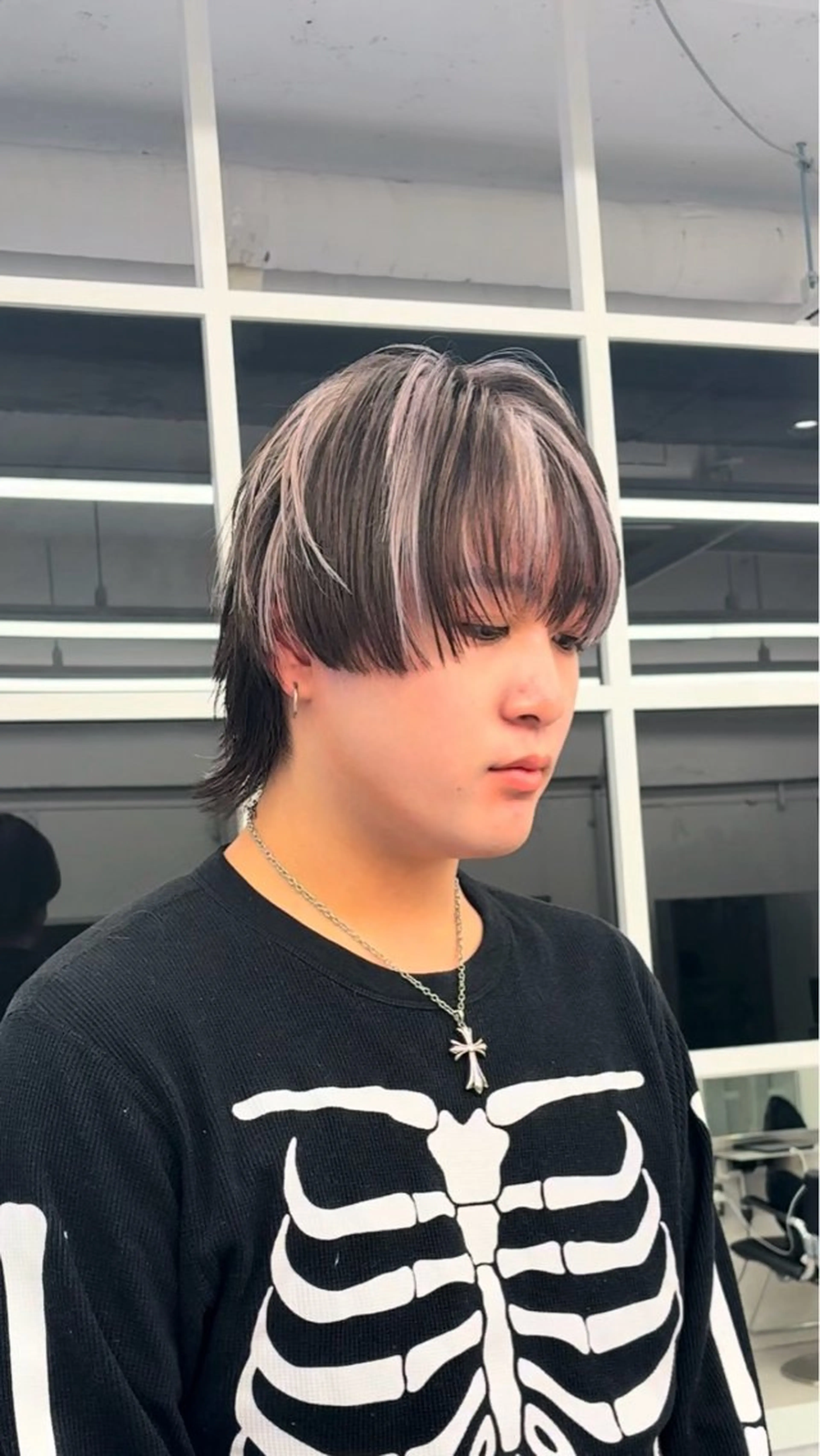 ミディアム カラー メンズ カット ヘアカラー メンズバレイヤージュ 🔥メンズカット🔥のヘアスタイル