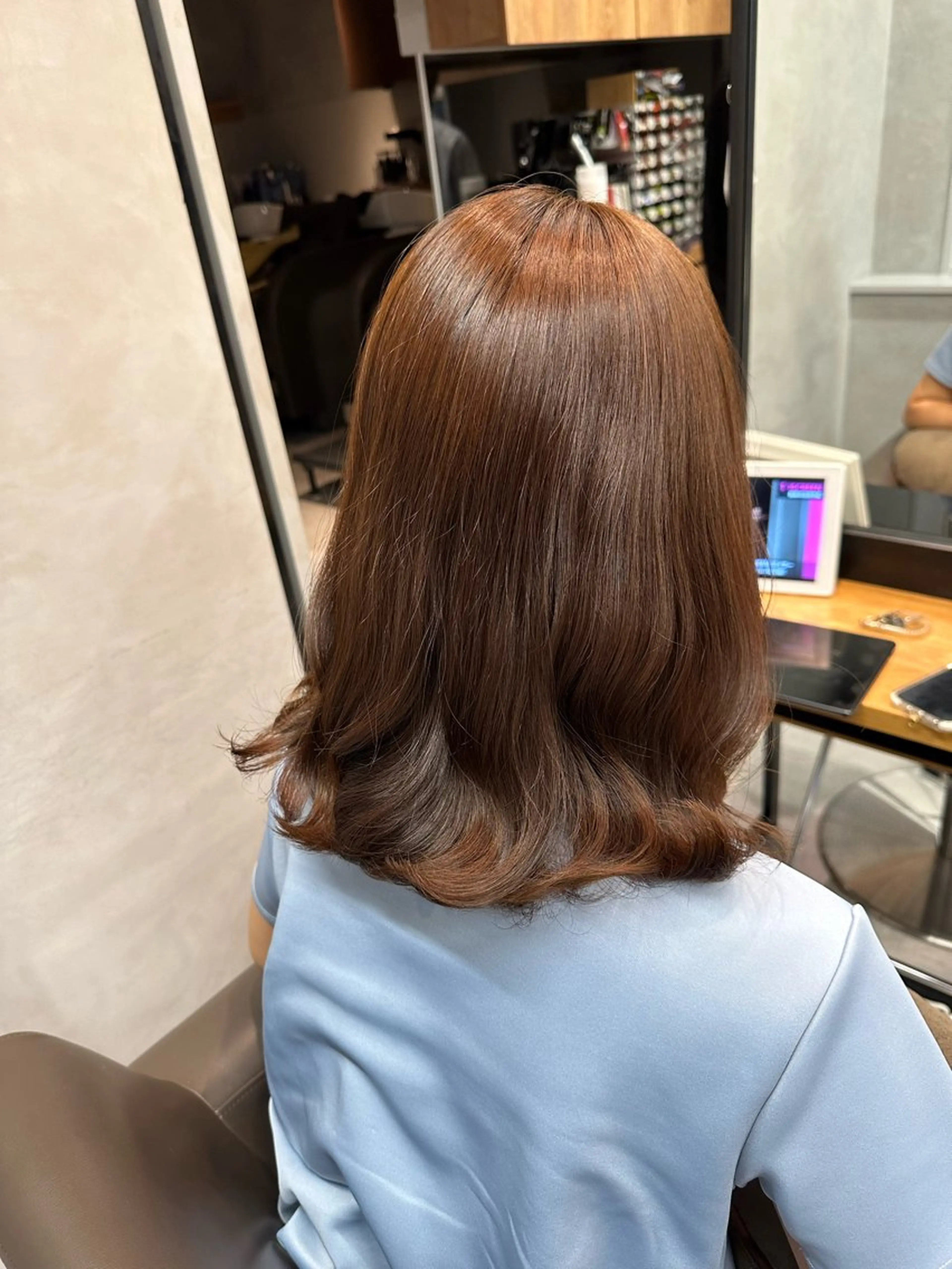 ミディアム カラー 銀座レイヤーカット ×シースルー前髪のヘアスタイル