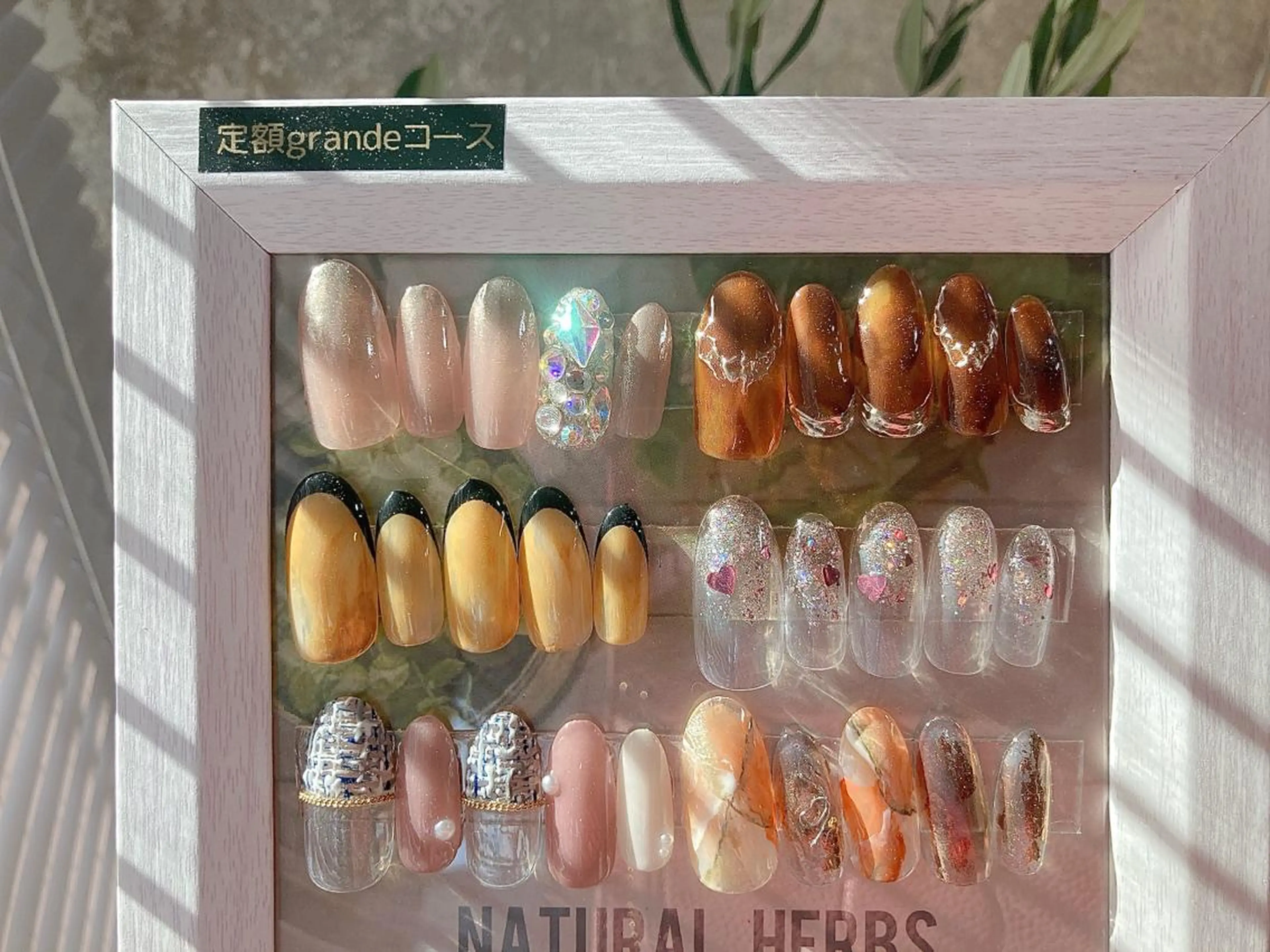 ネイル elu ：nail＆eyeのネイルデザイン