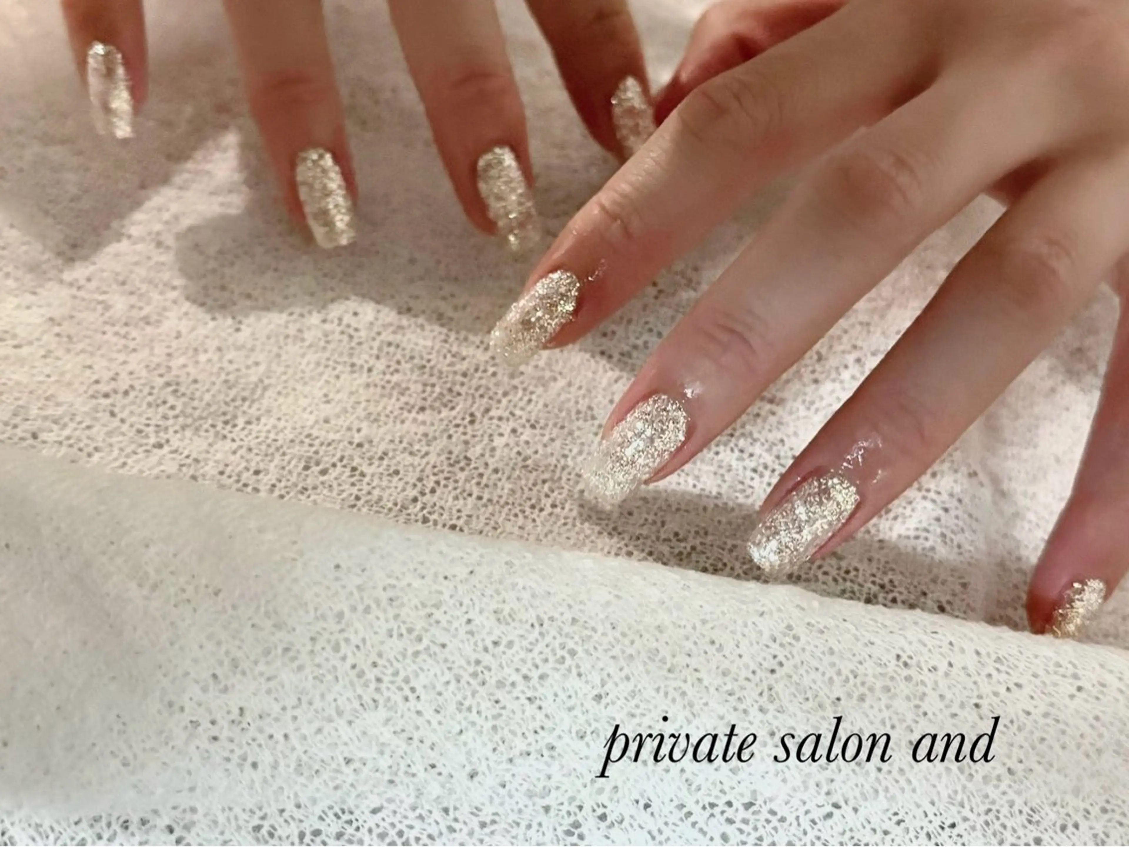 韓国エモいラメ敷き詰めトレンドネイルの写真