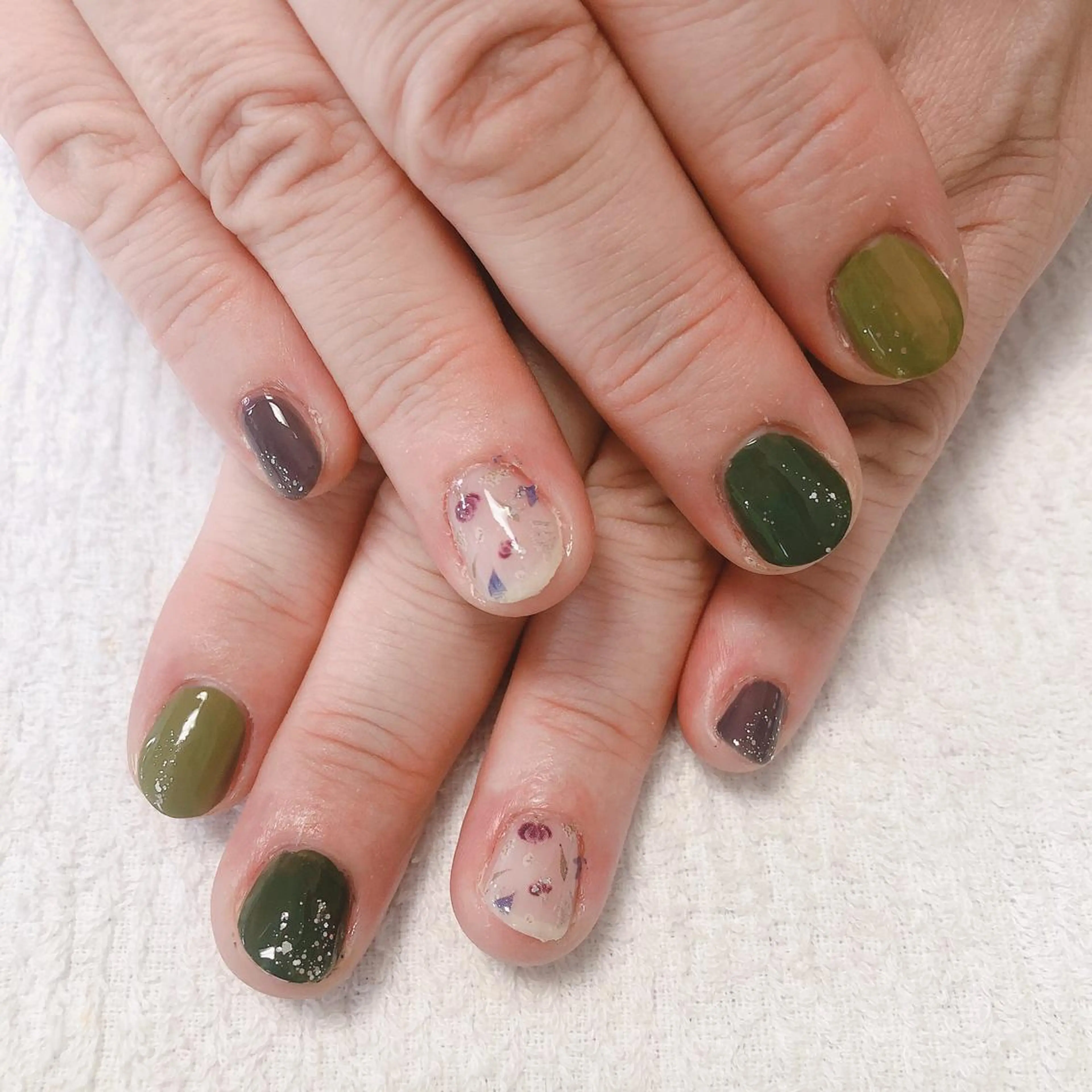 ネイル グリーン 結城 怜菜のネイルデザイン