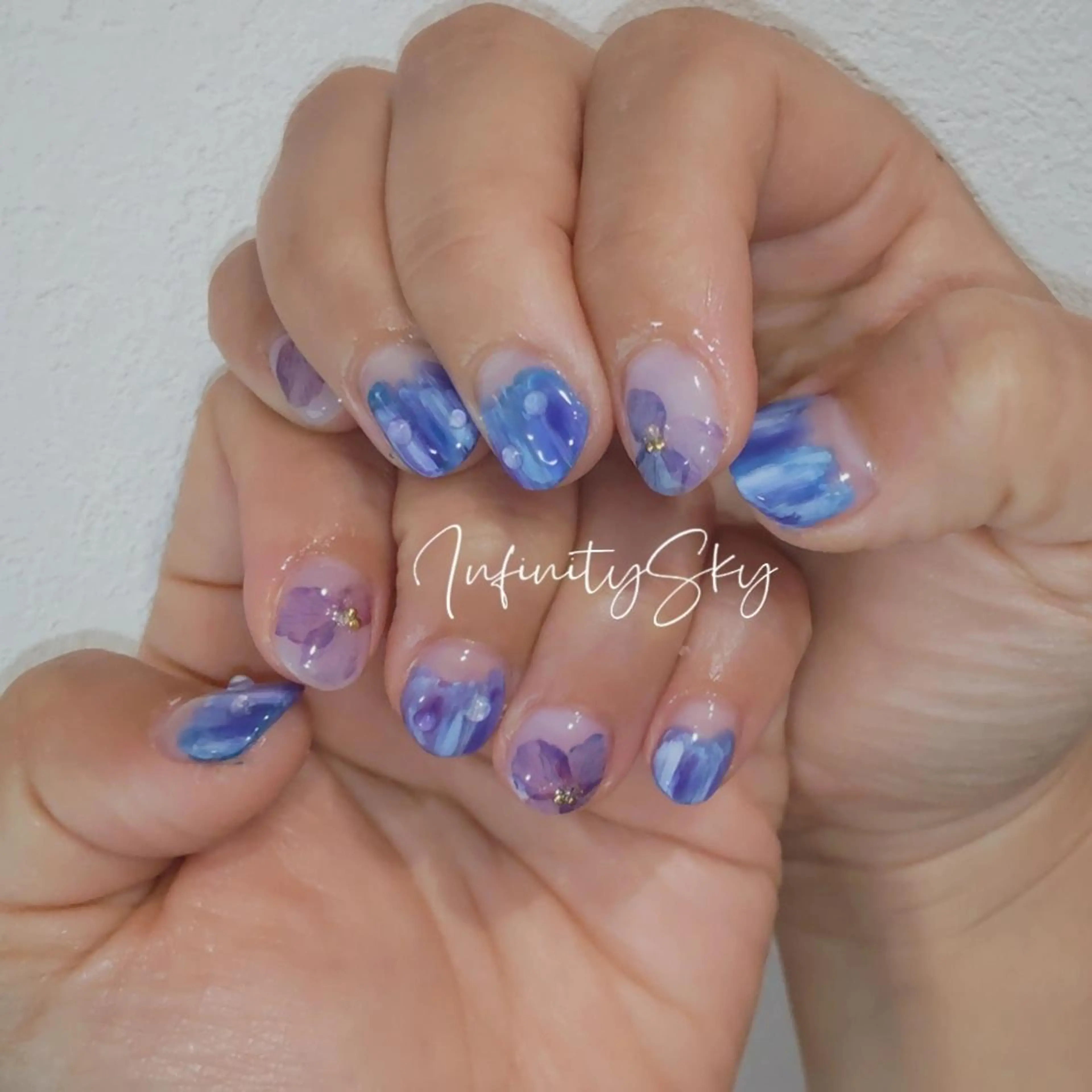 ネイル ブルー infinity skyのネイルデザイン