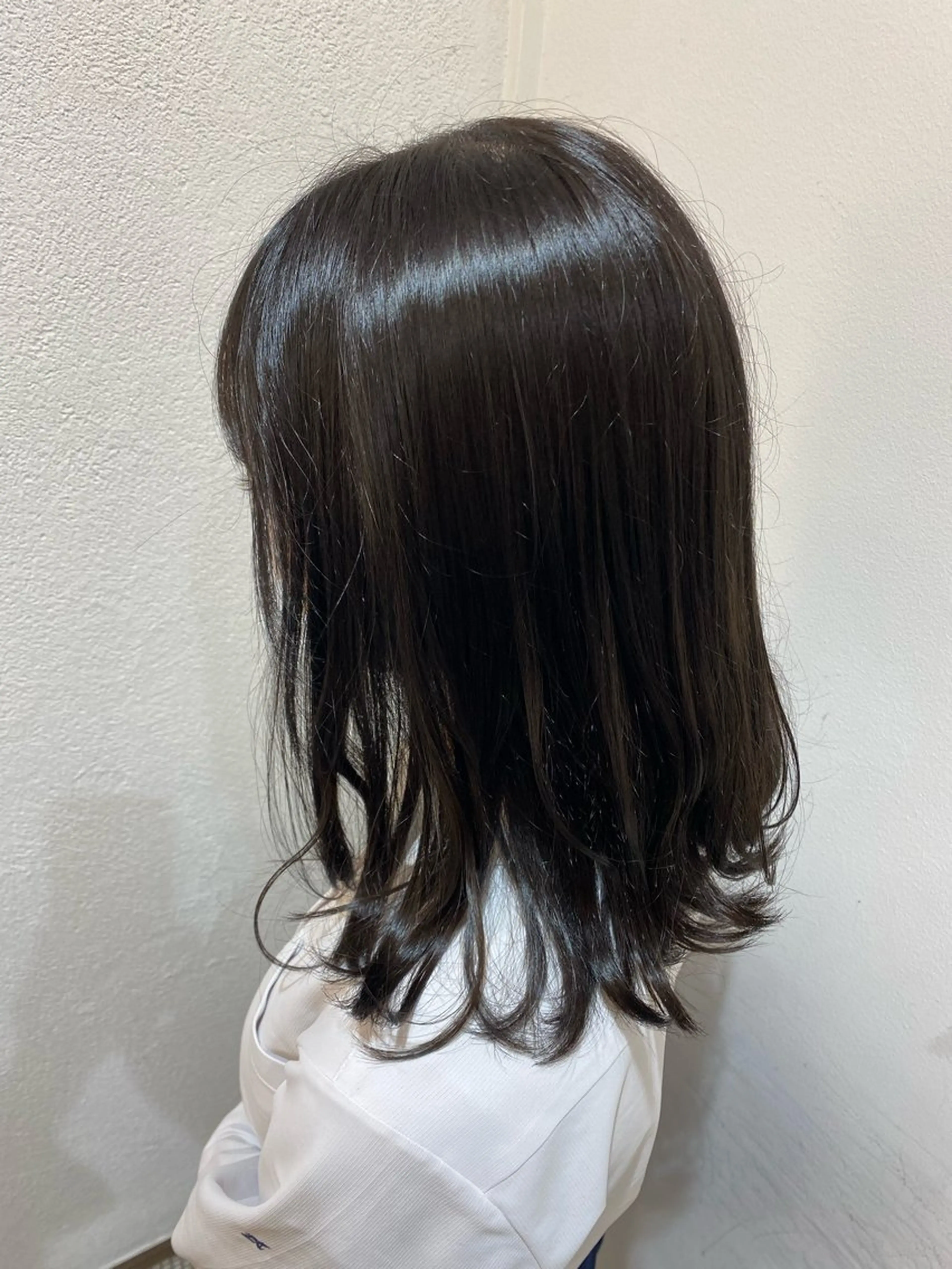 セミロング カラー 黒髪 ブルーカラー ブルーブラック レイヤーカット カット ヘアカラー Reginavita栄店 【レジナヴィータ】所属・鈴木 二依奈のヘアスタイル