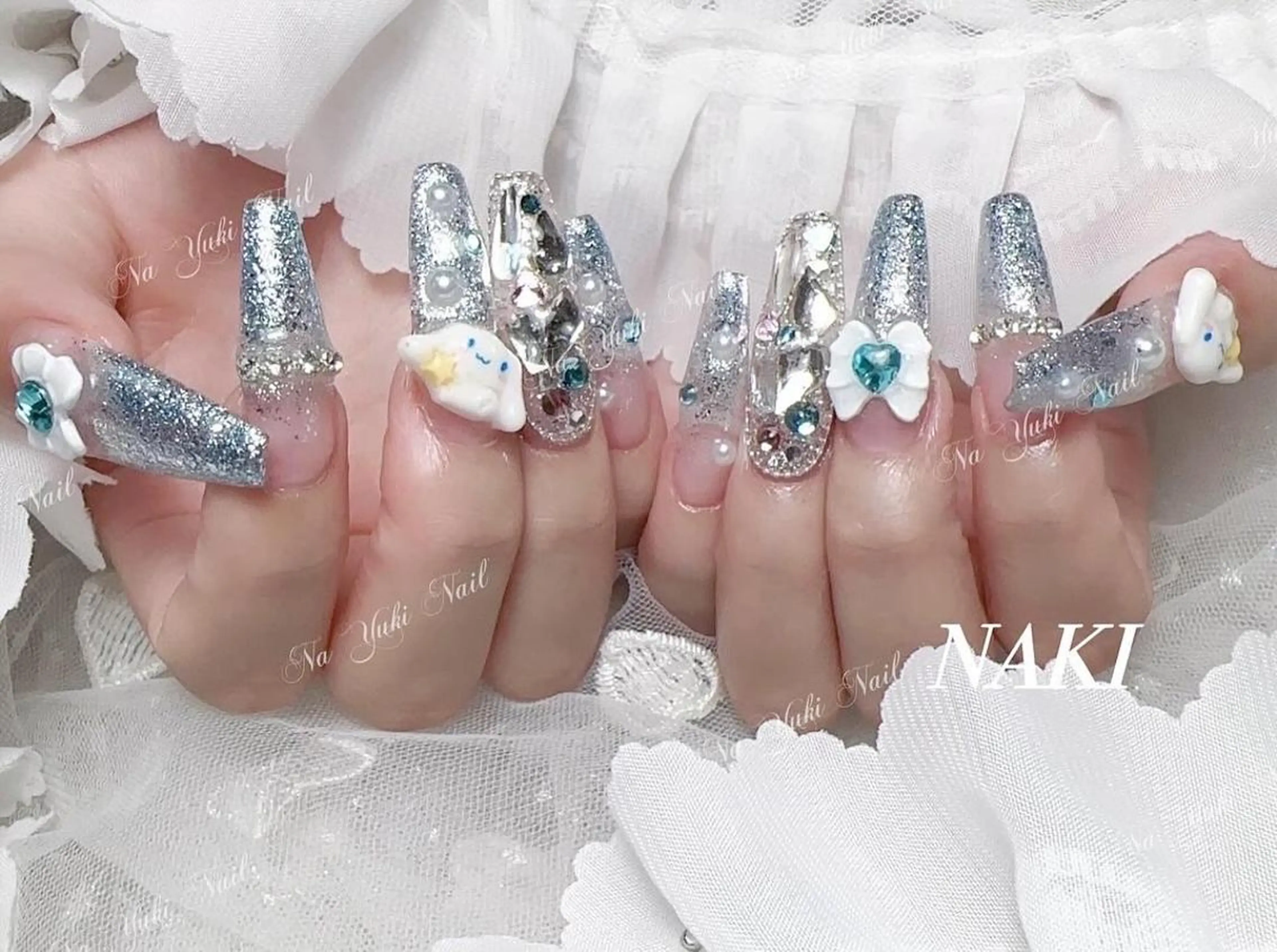 ネイル ハンドネイル 🦋 Queenieのネイルデザイン