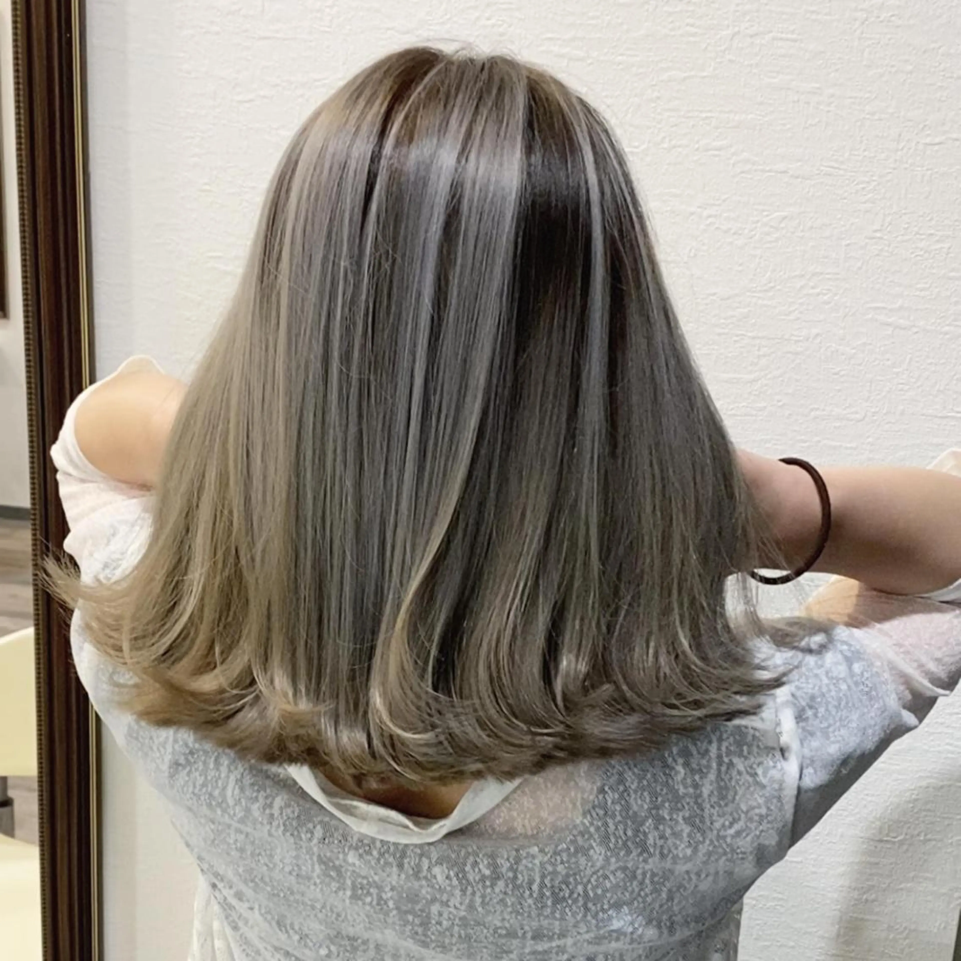 ミディアム レイヤーカット トリートメント en Siena エンシエナのヘアスタイル