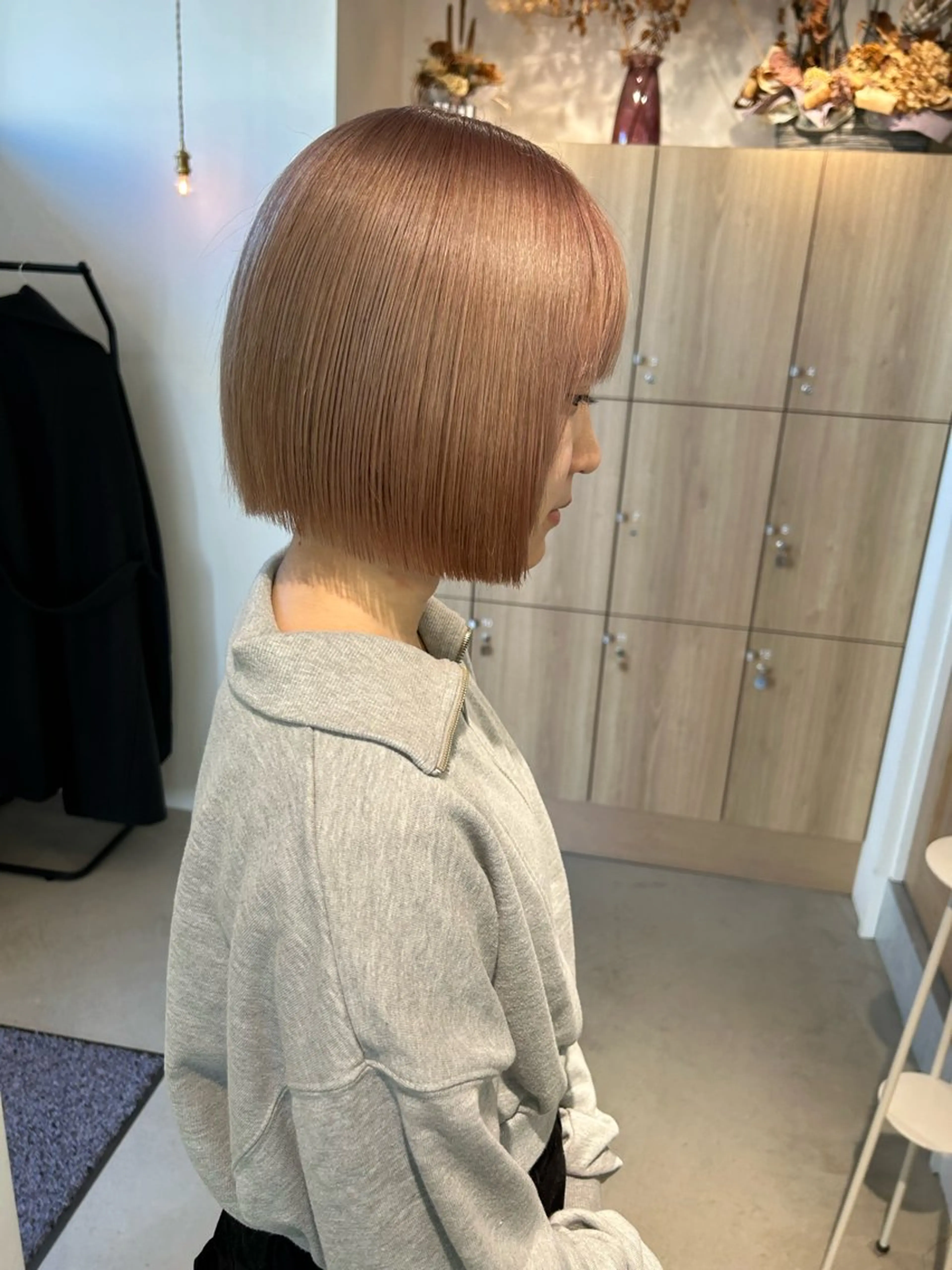 カラー ベージュカラー ブリーチ ミルクティーベージュ ヘアカラー noa  🦋 ブリーチ/暖色のヘアスタイル