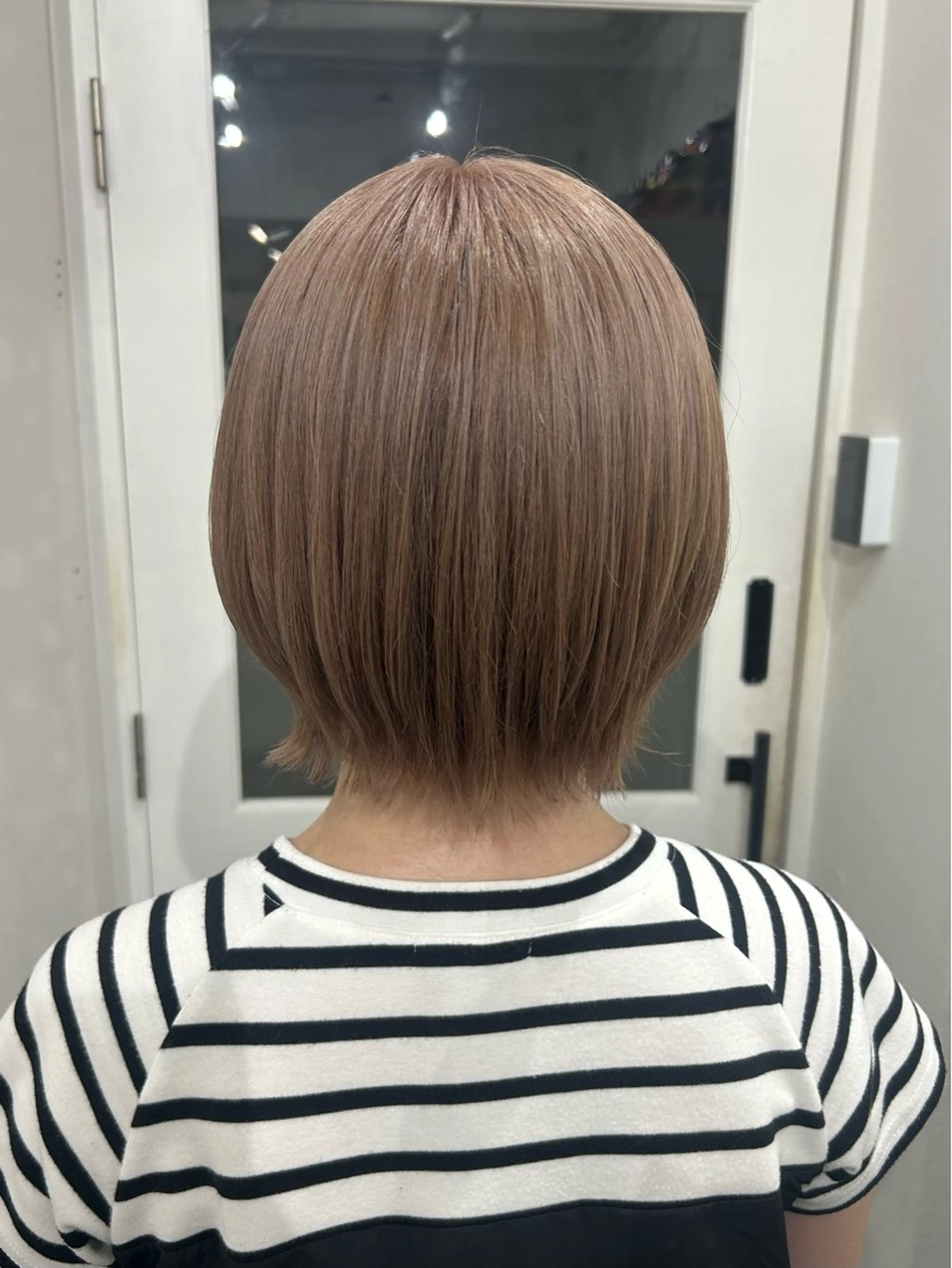 ショート ヘアカラー トリートメント 🪼モモカ/デザイン ハイトーンカラー🪼のヘアスタイル