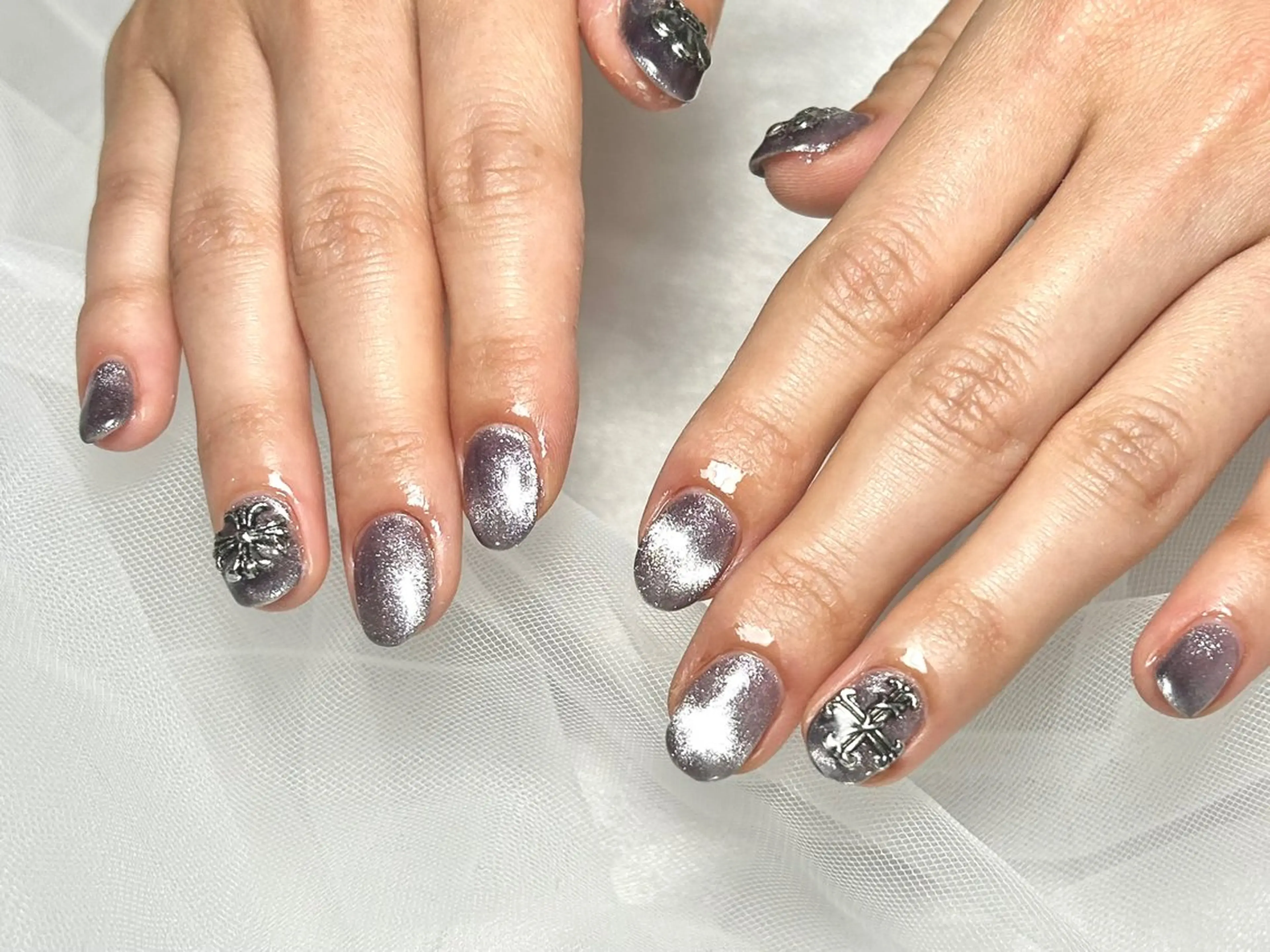 ネイル フラッシュネイル マグネットネイル マグネットワンカラー ワンカラーネイル ハンドネイル EmaNail 🧸Momokaのネイルデザイン