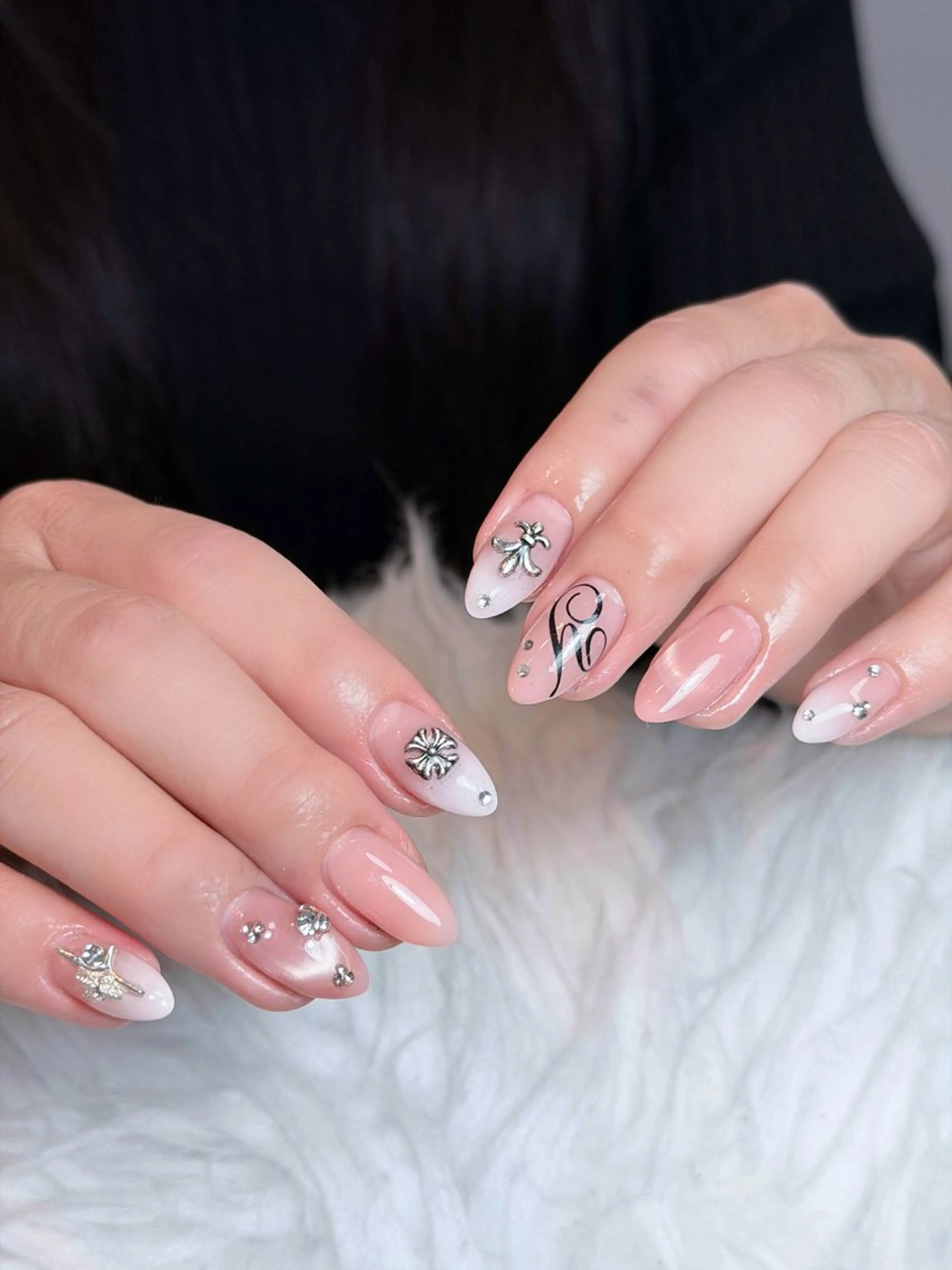 ネイル オーロラネイル ボルドー ブラウン 氷ネイル・うるうるネイル キラキラネイル ハンドネイル Julli NailStudioのネイルデザイン