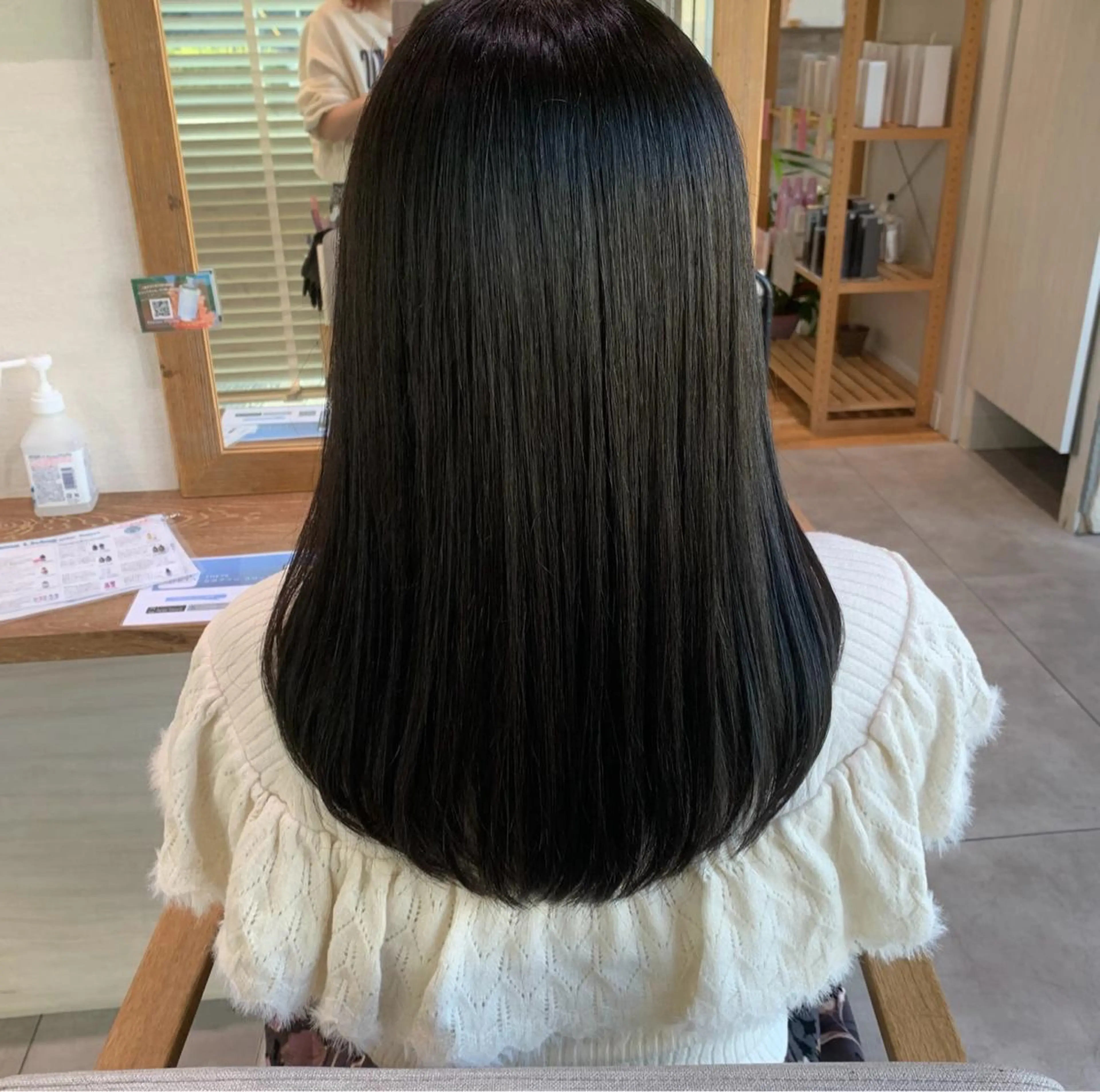 セミロング カラー ハラダ ヒナミのヘアスタイル