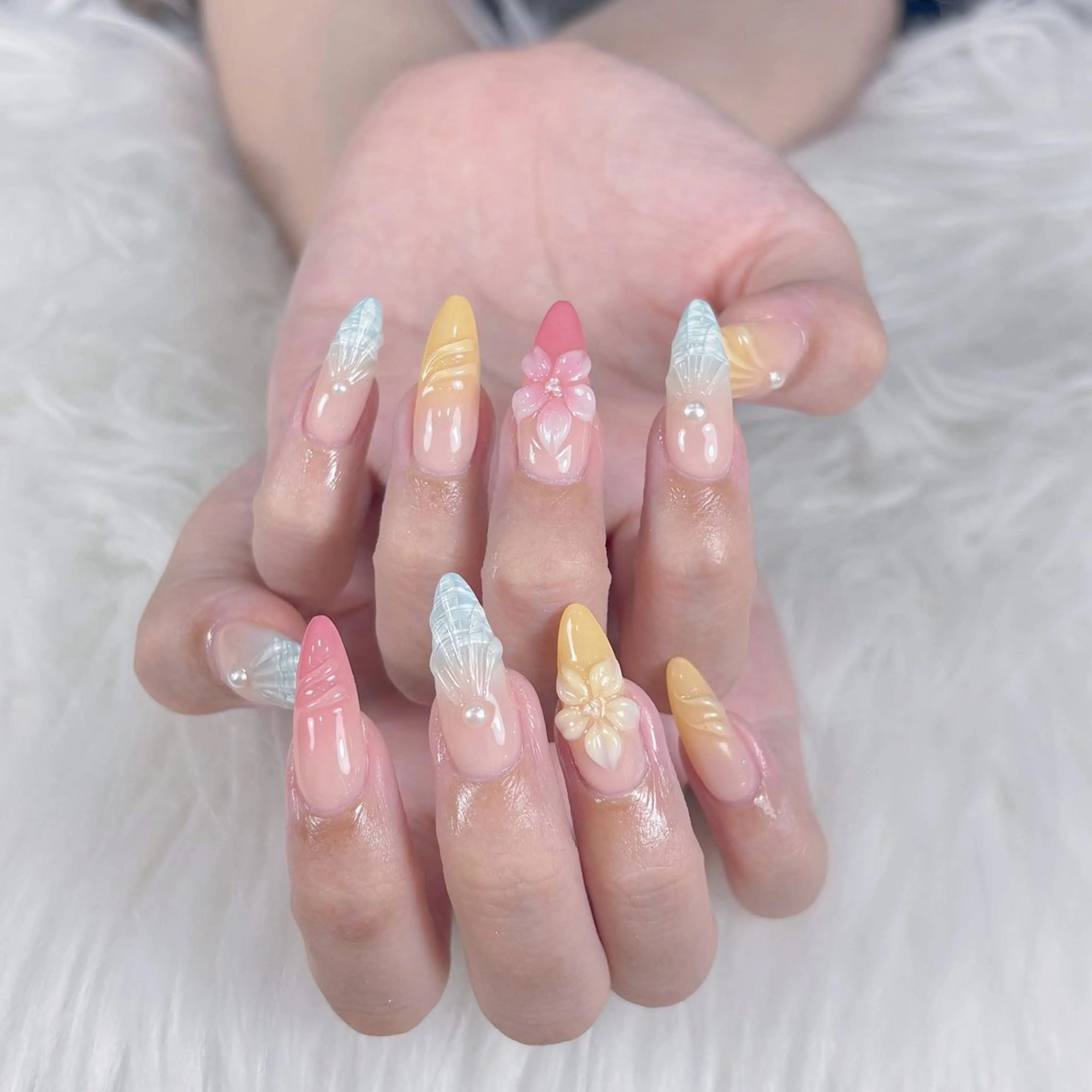 ネイル フレンチネイル キラキラネイル 韓国ネイル シンプルネイル ワンホンネイル ハンドネイル MEI Nailのネイルデザイン