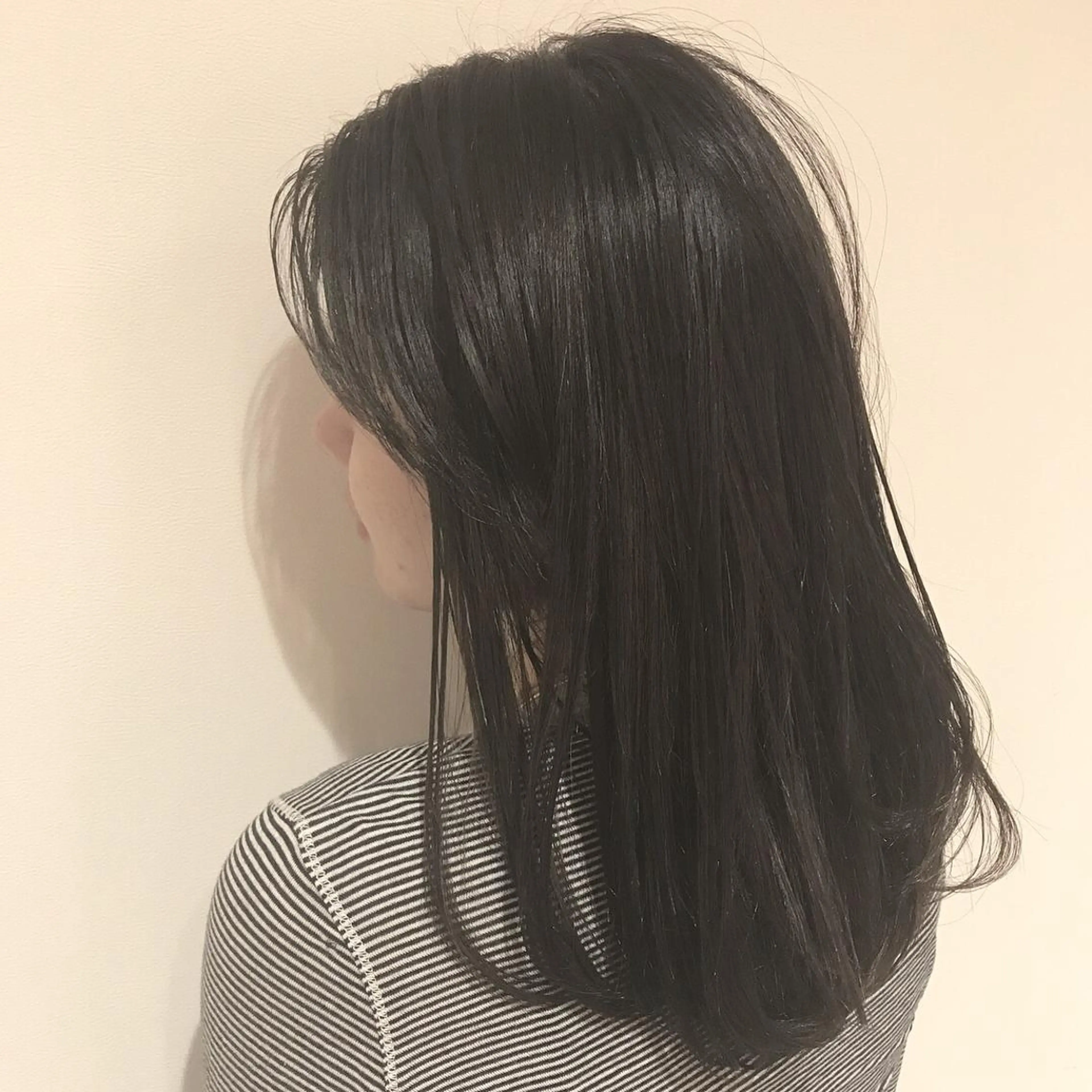 ミディアム カラー アッシュ グラデーションカラー グレージュ ハイライトカラー イルミナカラー カット ヘアカラー トリートメント AMI Hair  supply所属・髪質改善カラー韓国風 レイヤーtudaのヘアスタイル