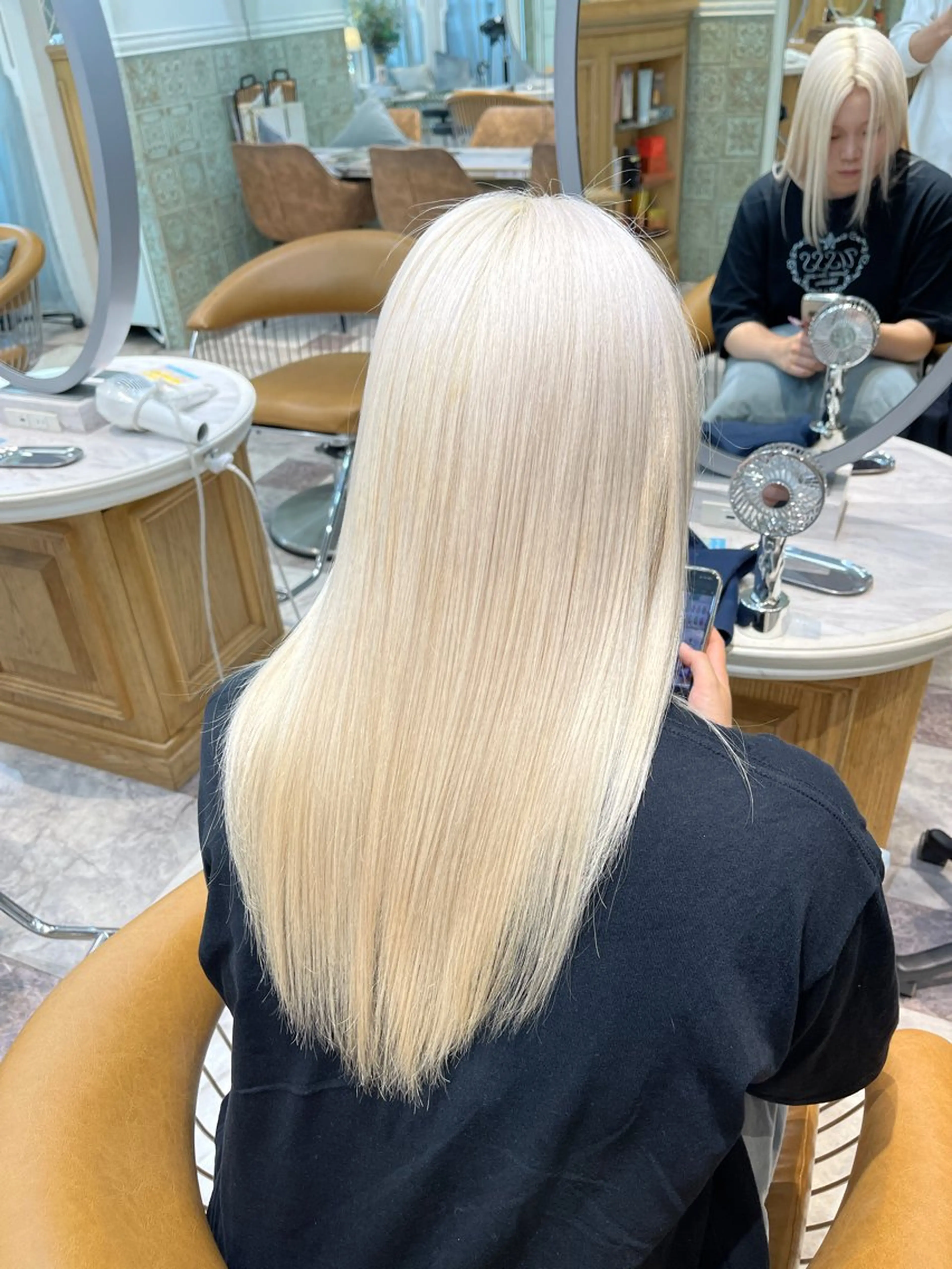 ロング ボブ ハイライト 髪質改善 ヘアカラー 栄ハイトーン/ ベージュカラー中園薪のヘアスタイル