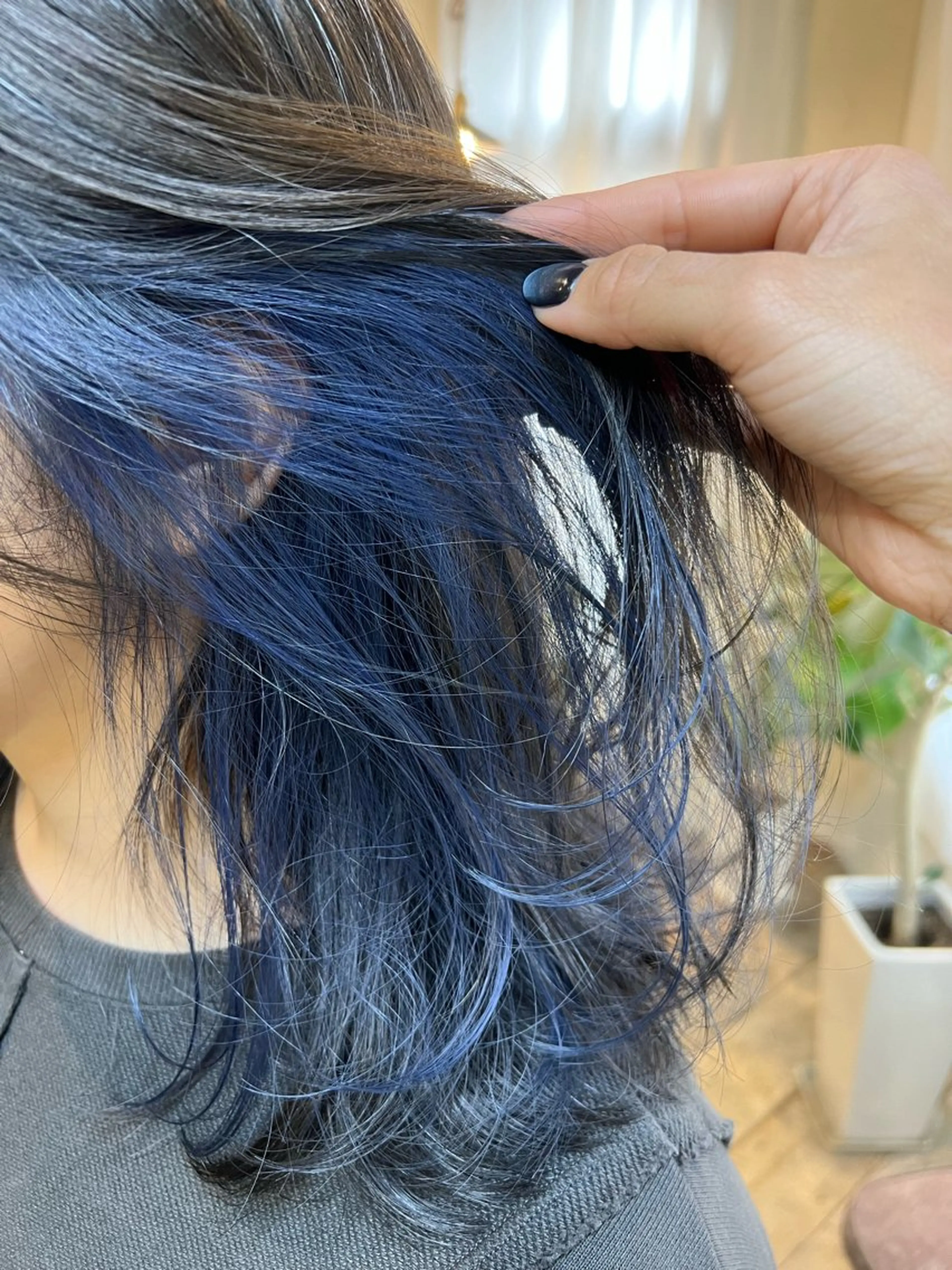 ミディアム カラー ブルーカラー イヤリングカラー カット ヘアカラー トリートメント ブリーチなしカラー 🌿‬脇黒丸 彩のヘアスタイル