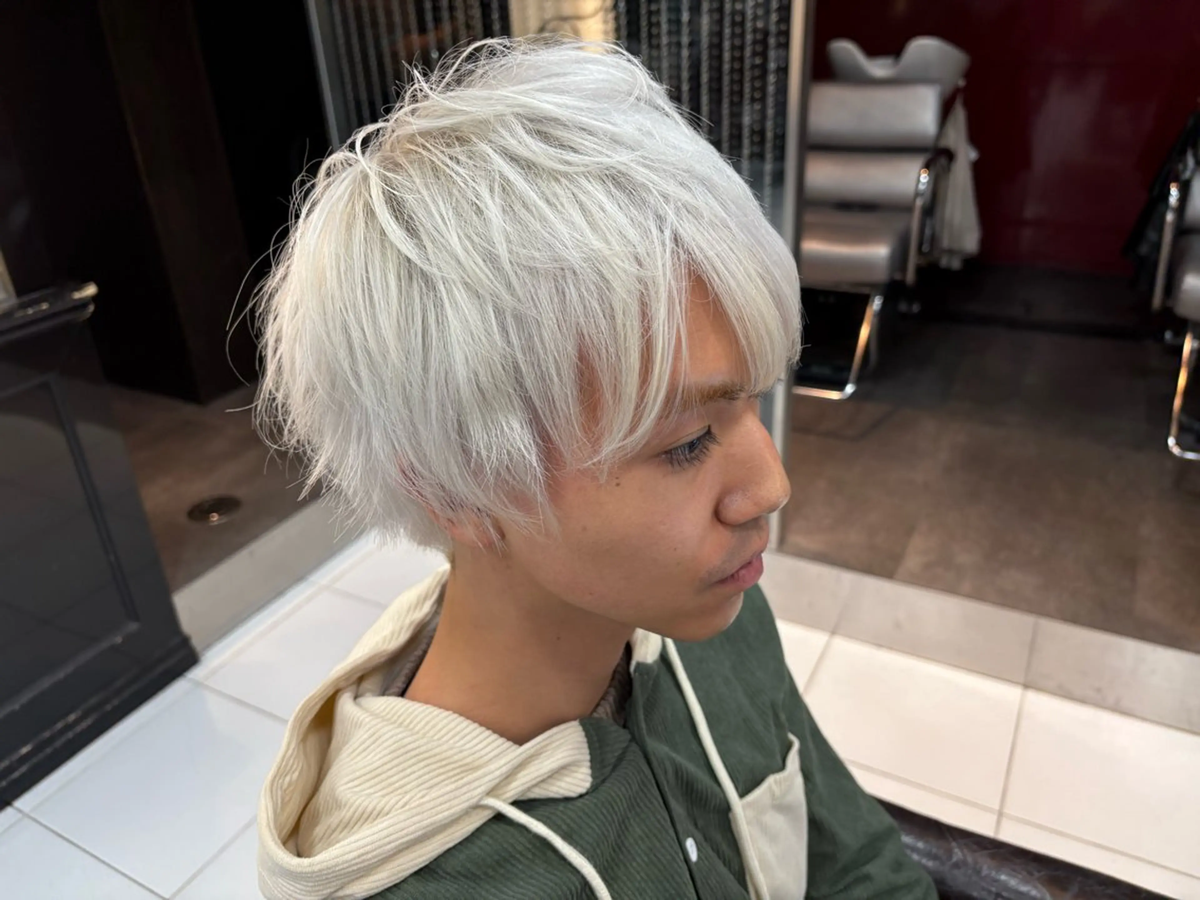カラー メンズ ホワイト系はお任せ /ブリーチ/店長岩崎のヘアスタイル