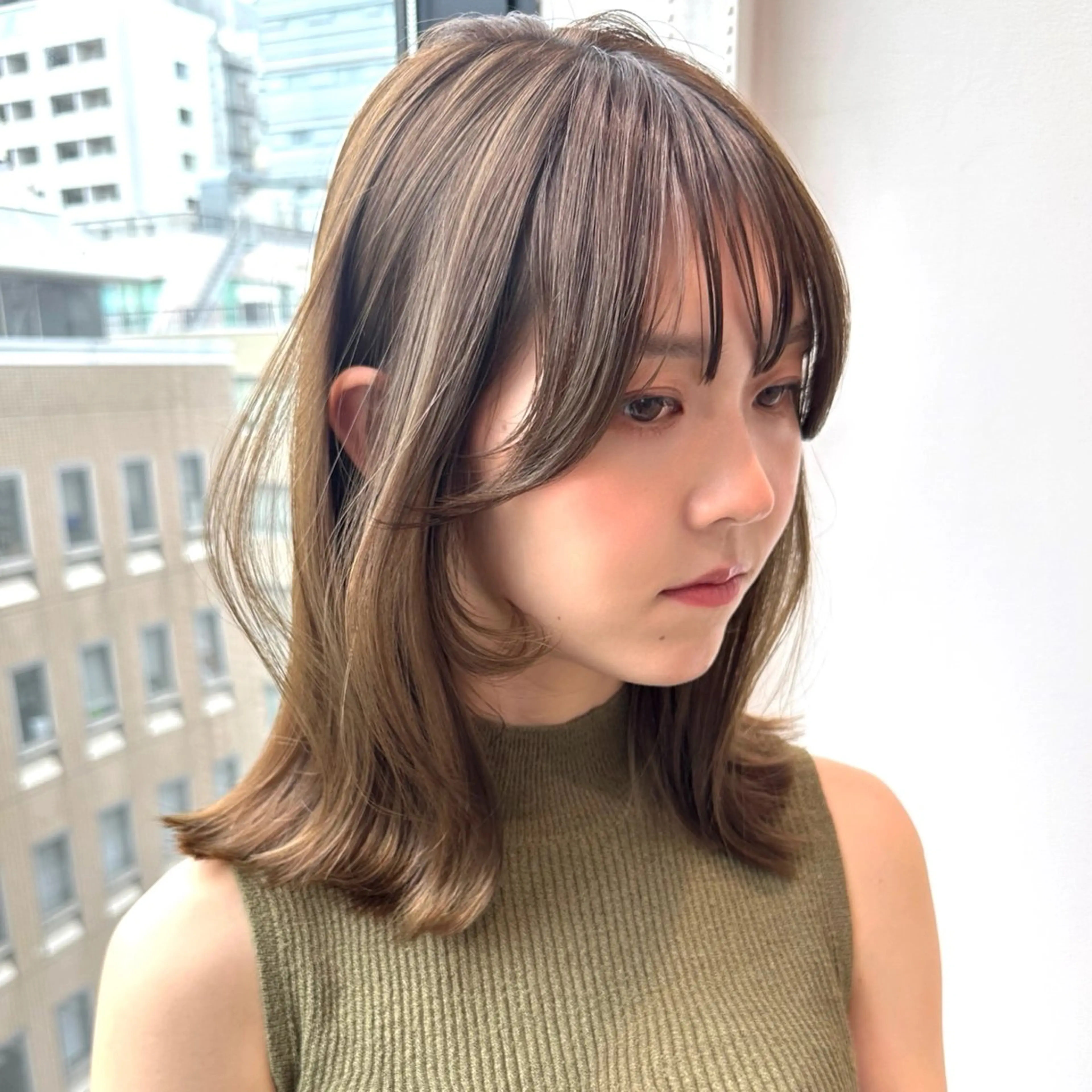 ミディアム カラー ベージュカラー take/ショート& レイヤーカット/銀座のヘアスタイル