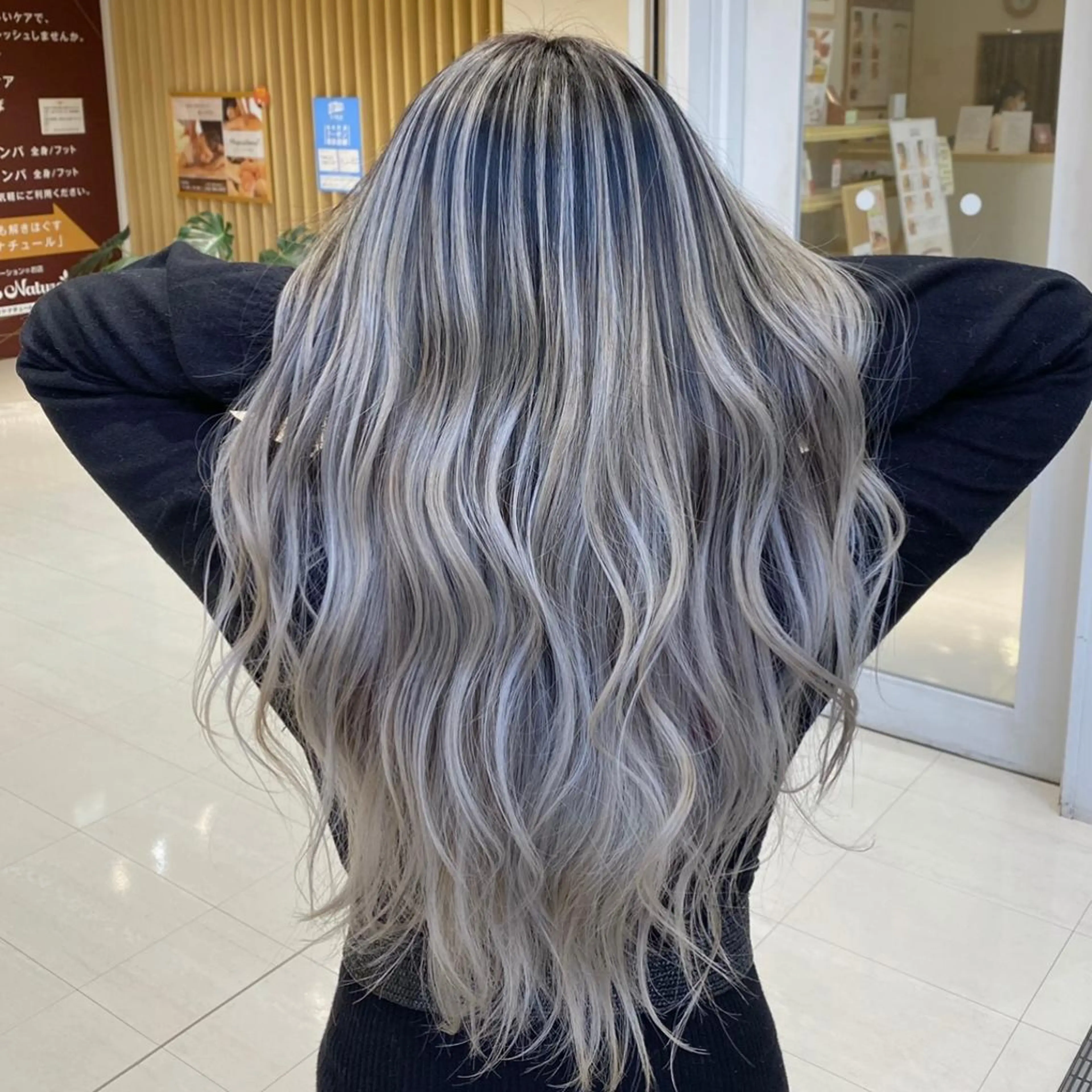 ロング カラー バレイヤージュ レイヤーカット ヘアカラー トリートメント 🌈透明感カラー ✨松田龍也🌈のヘアスタイル