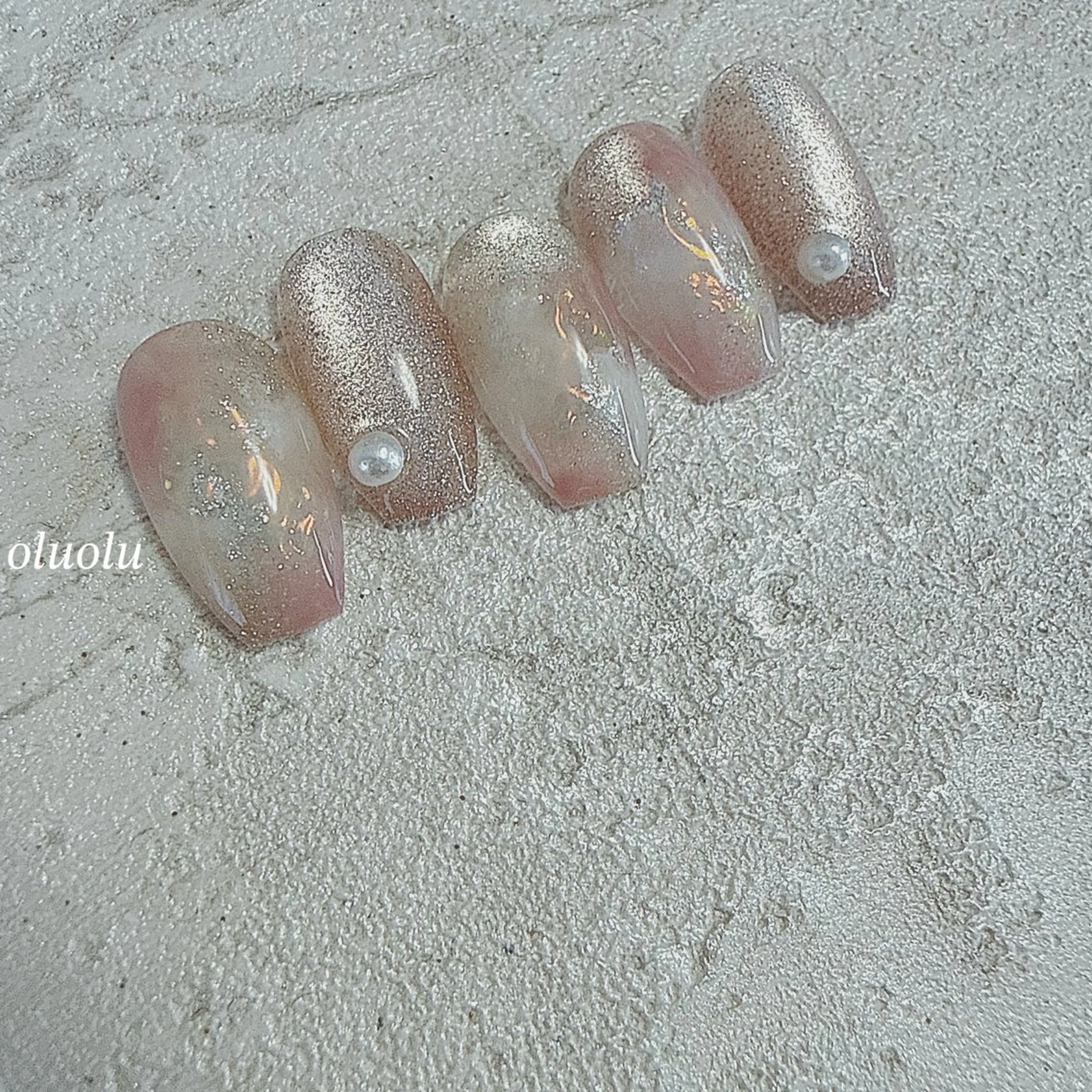 ネイル オーロラネイル キラキラネイル ラメ(グリッター) マグネットネイル ニュアンスネイル ハンドネイル 大村 紬華のネイルデザイン