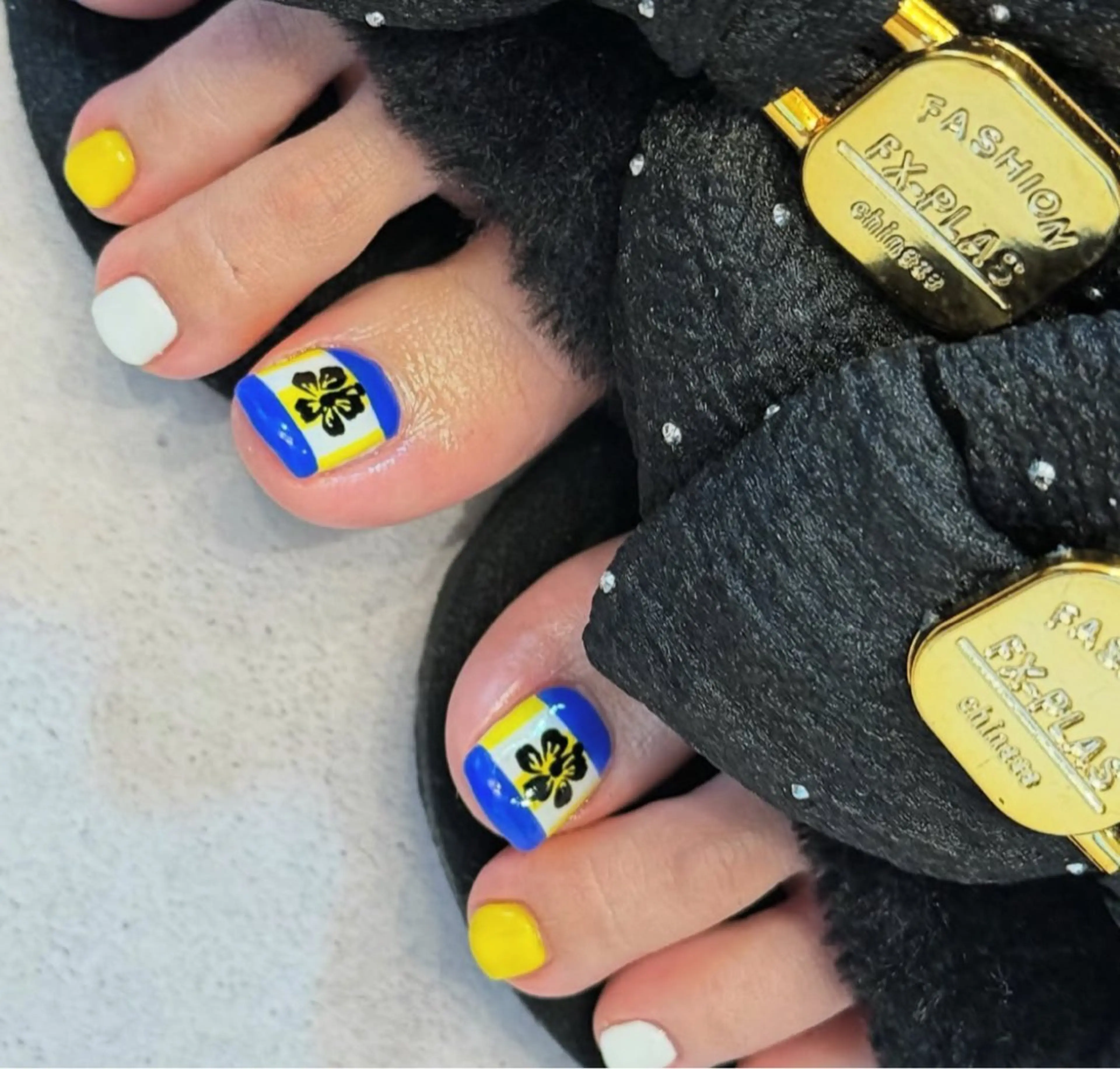 ネイル フットネイル 88-nail. MAKIのネイルデザイン