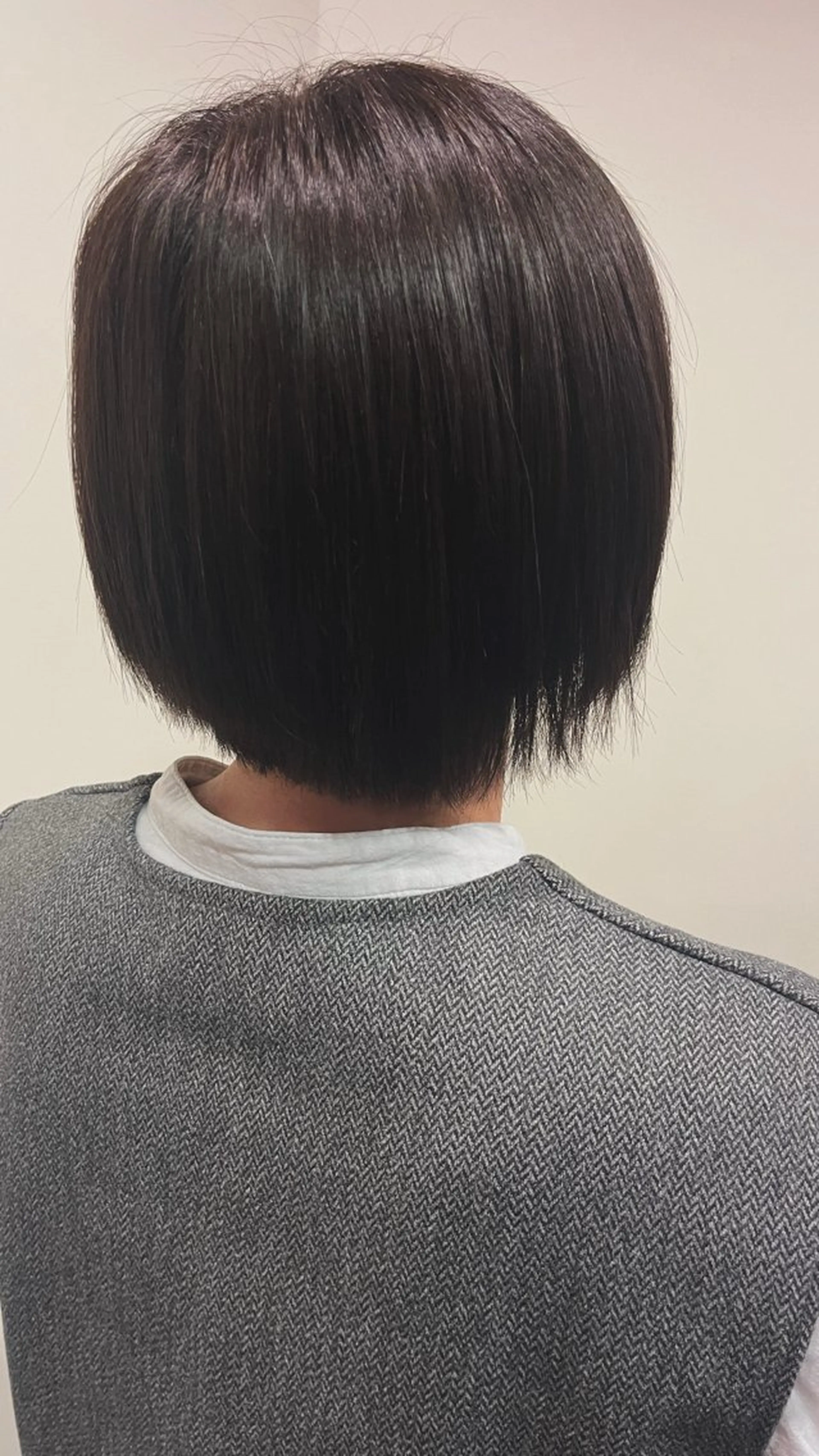 ショート カラー ベージュカラー 岡田 望夢のヘアスタイル