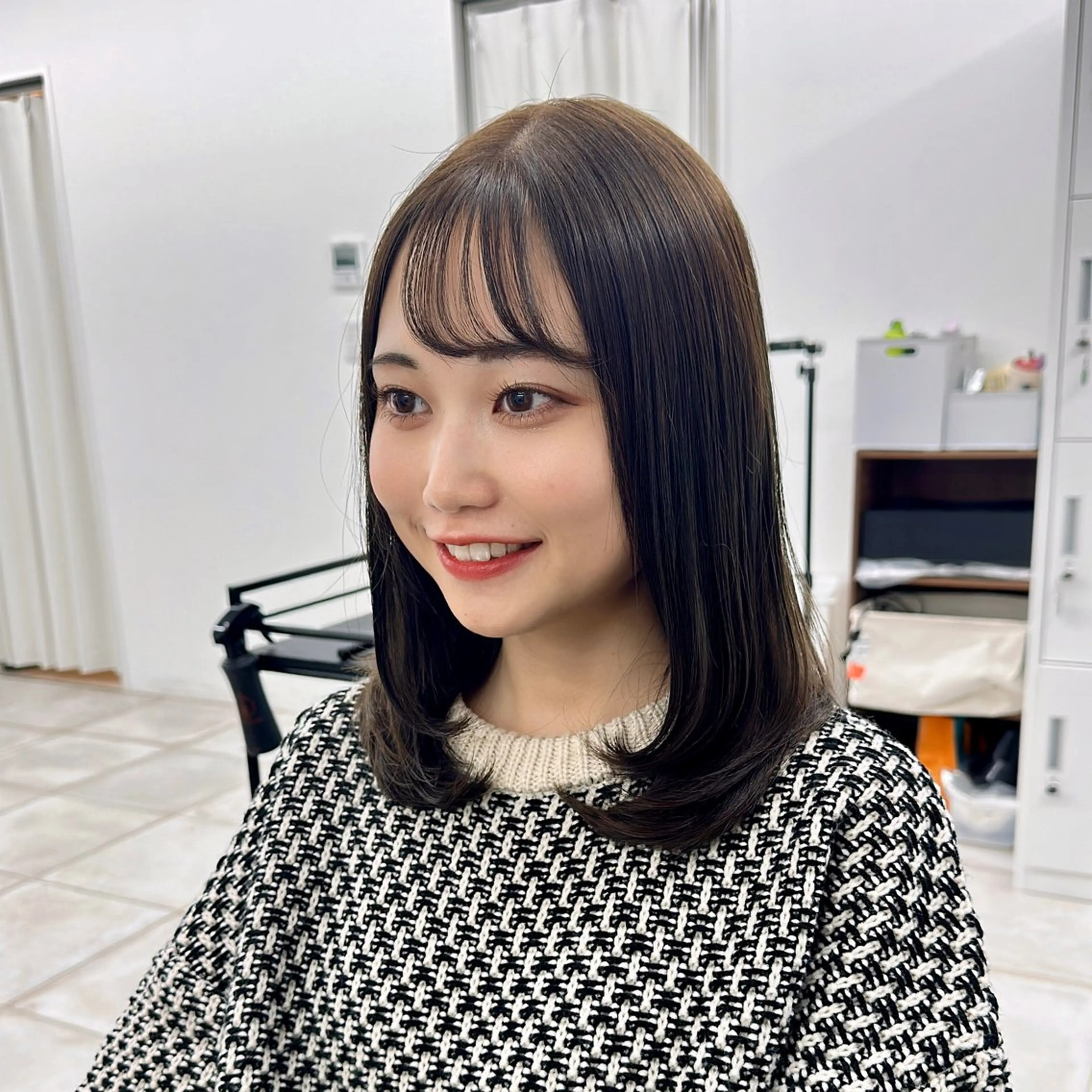 ミディアム カラー カット ヘアカラー トリートメント ブリーチなし/レイヤ ー特化🌈Tommyのヘアスタイル