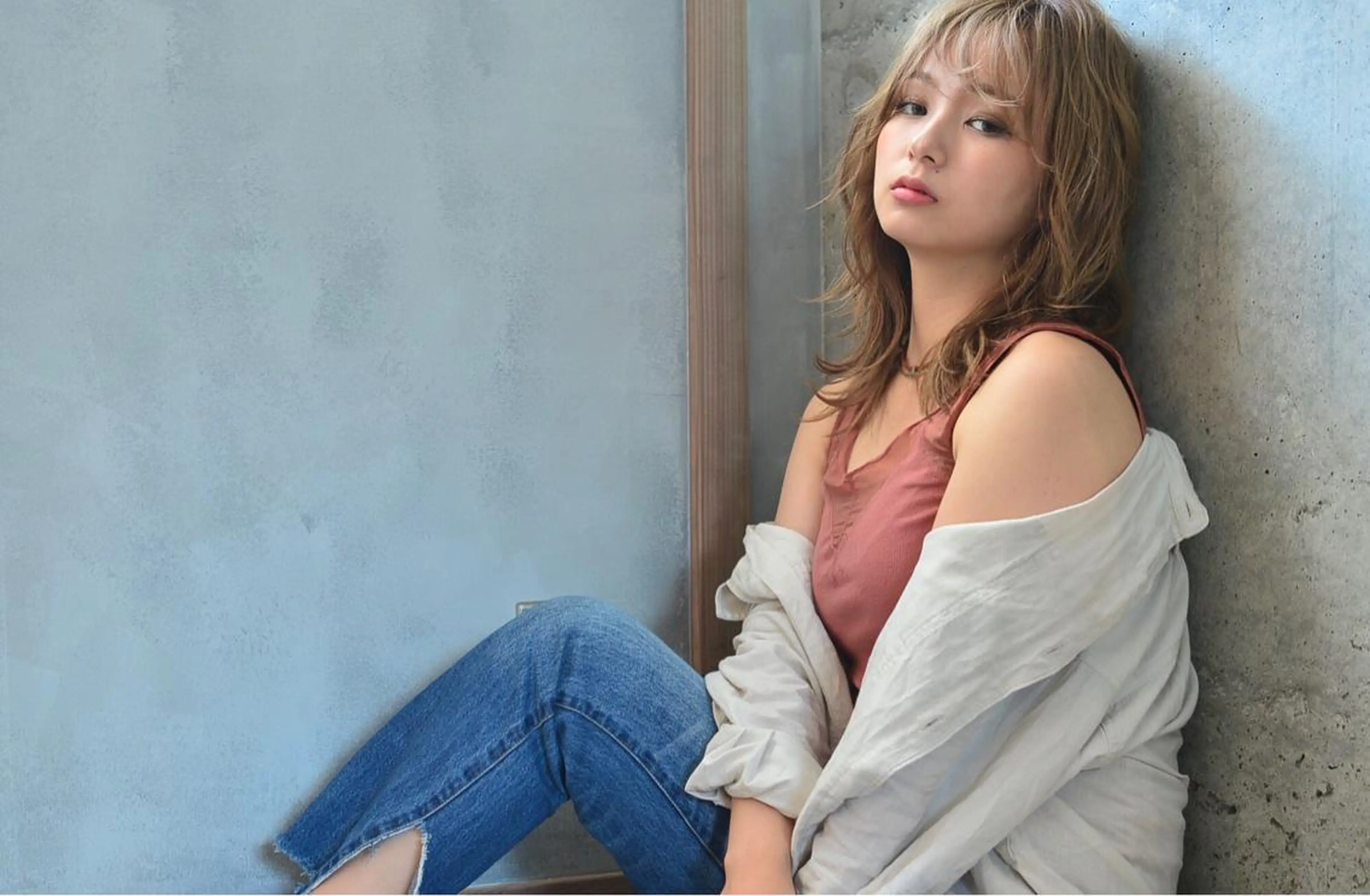 セミロング カラー ベージュカラー ハイトーンカラー ハイトーンベージュ 竹嶌 健吾のヘアスタイル