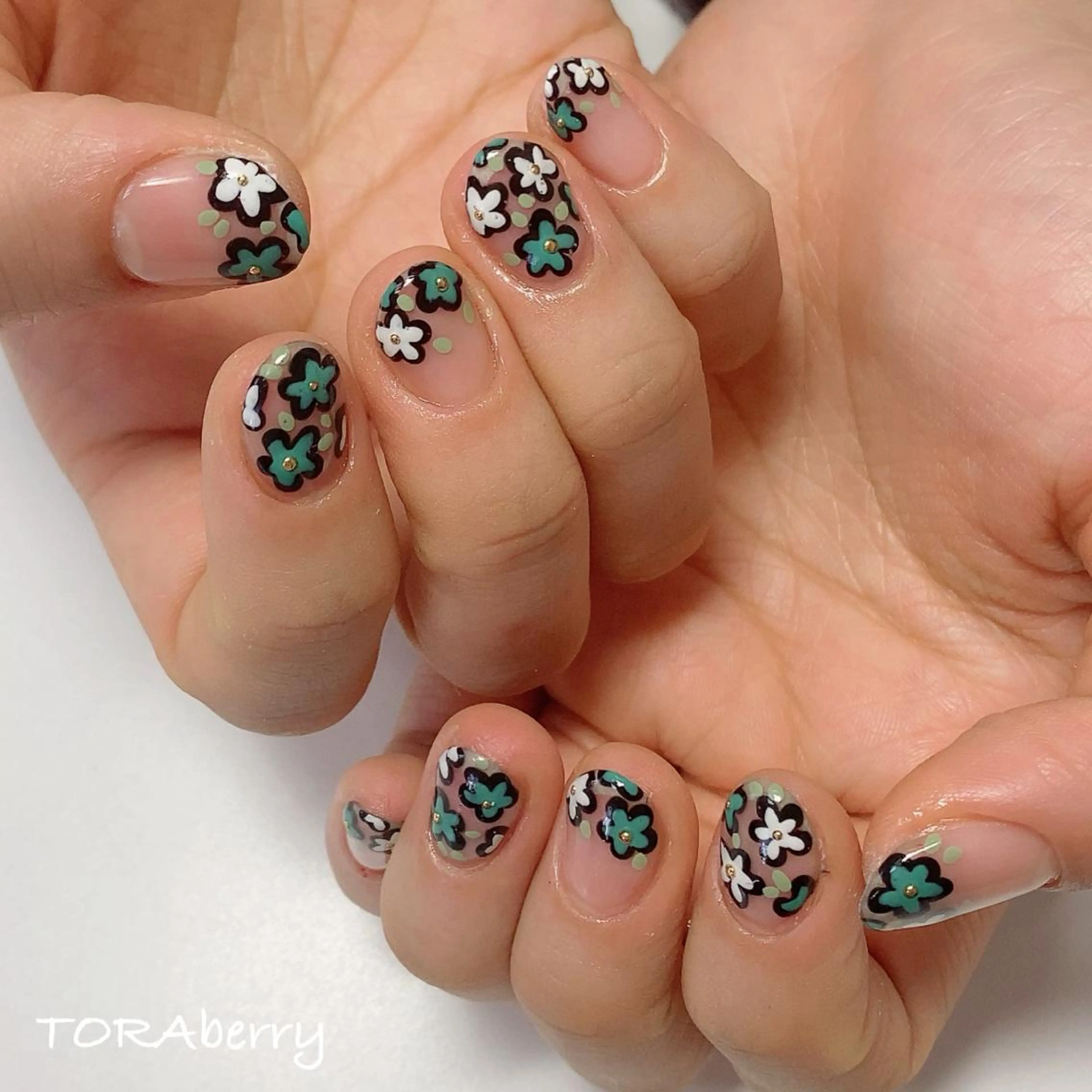 ネイル ネイリスト なつみのネイルデザイン