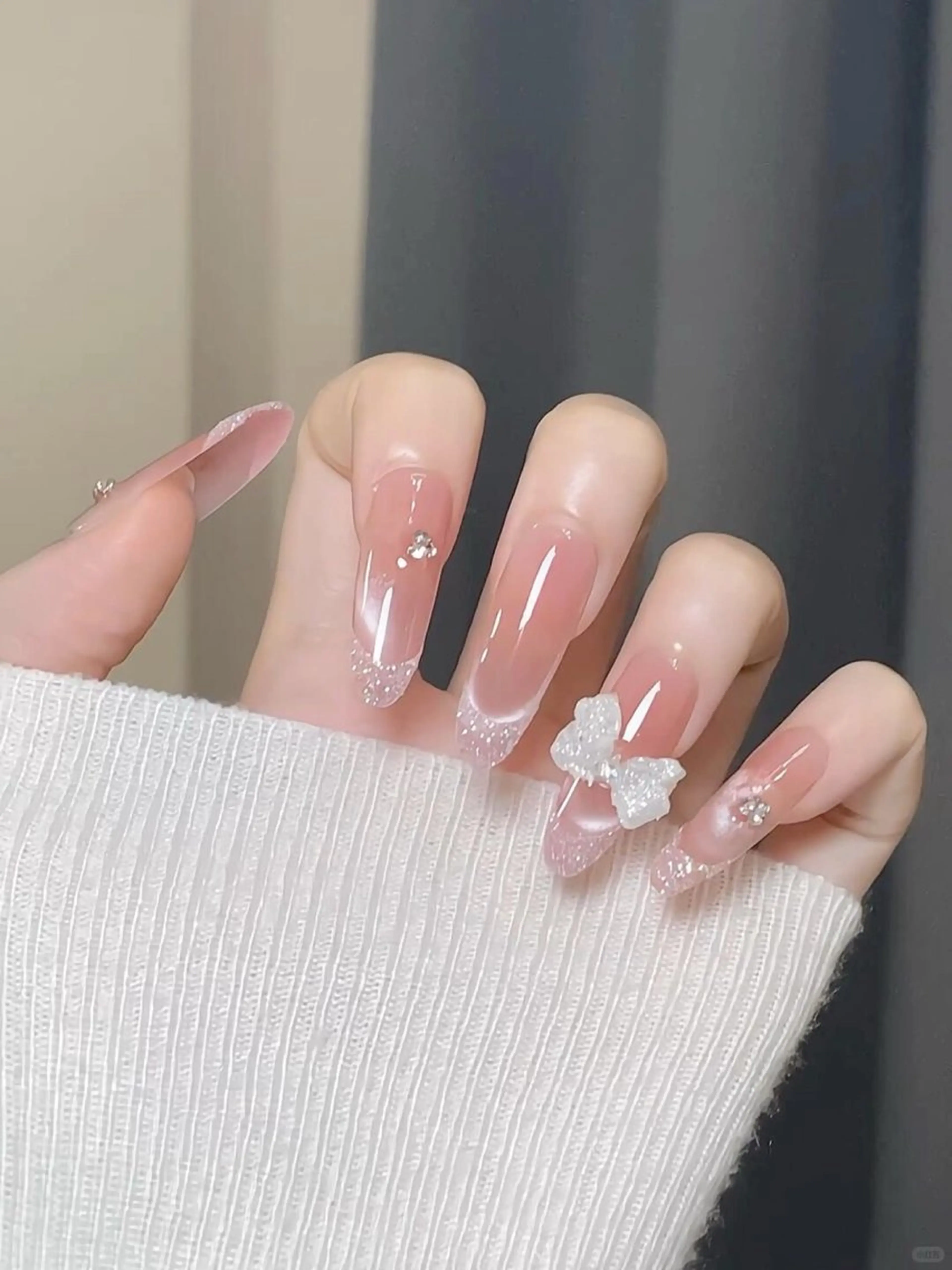 カラー グラデーションカラー ピンクカラー ハンドネイル AIN Nailのネイルデザイン