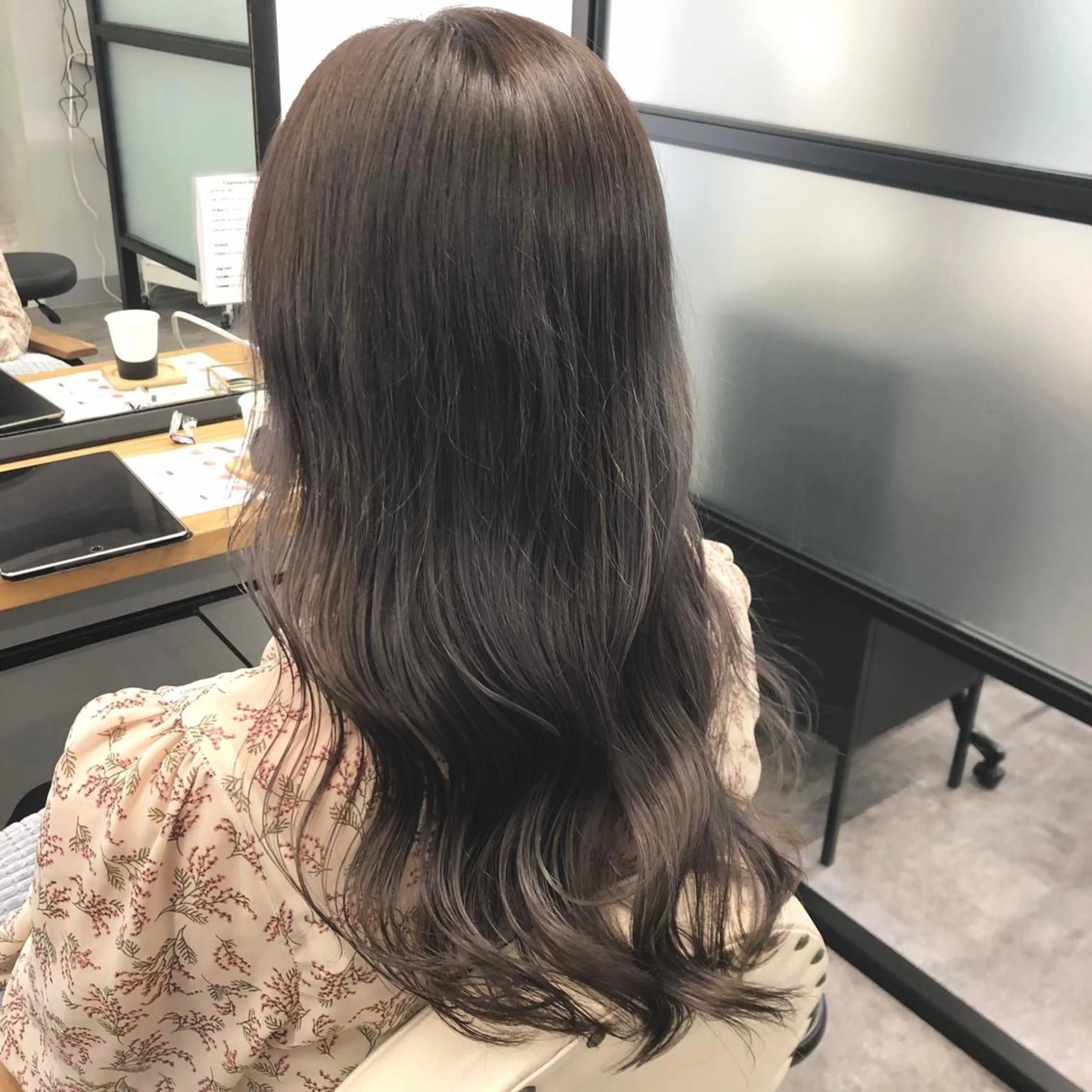 カラー セミロング アディクシーカラー アッシュ バレイヤージュ ミストバング ベージュカラー カット ヘアカラー トリートメント N° aria 三軒茶屋のその他イメージ