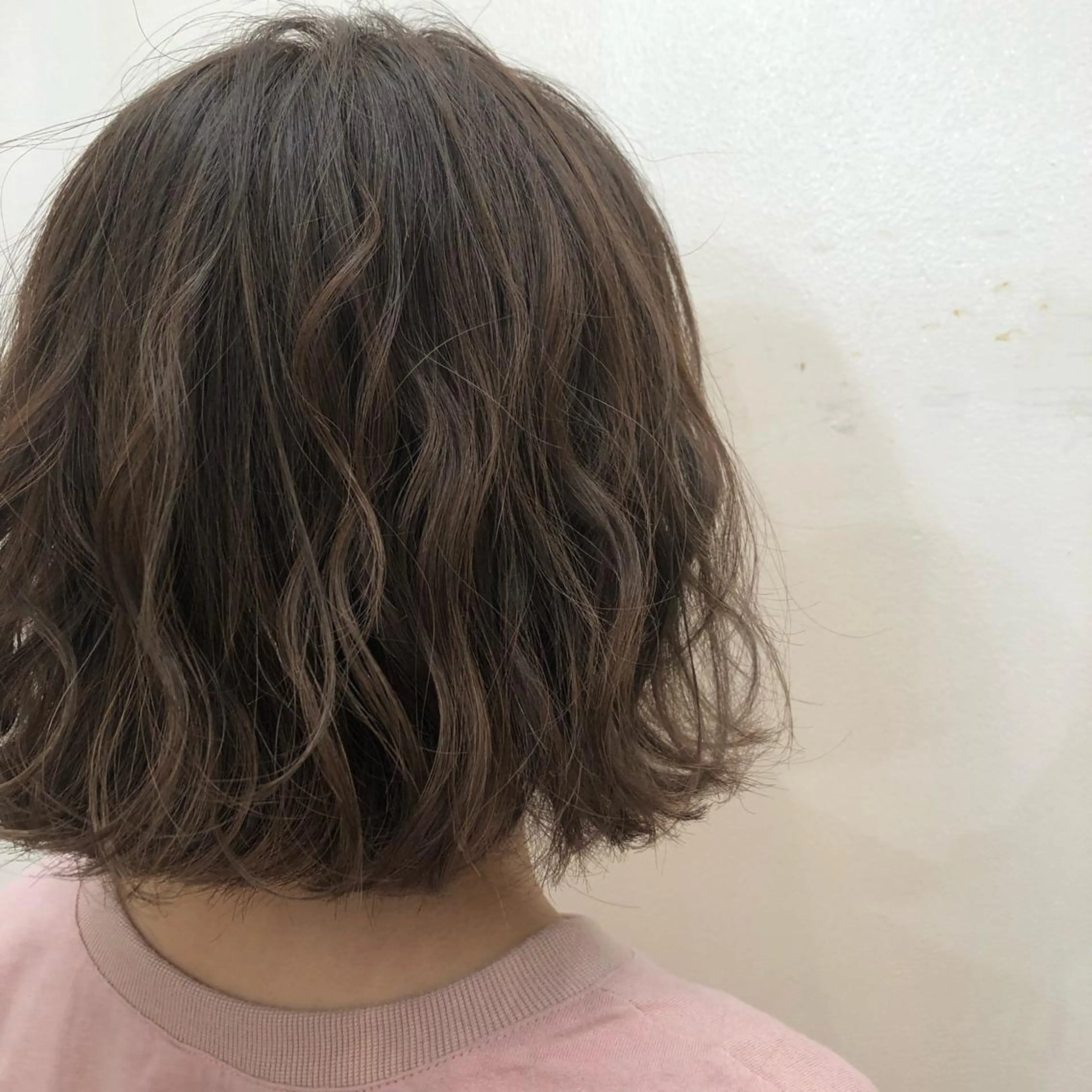 カラー ambellir 山本伽椰のヘアスタイル