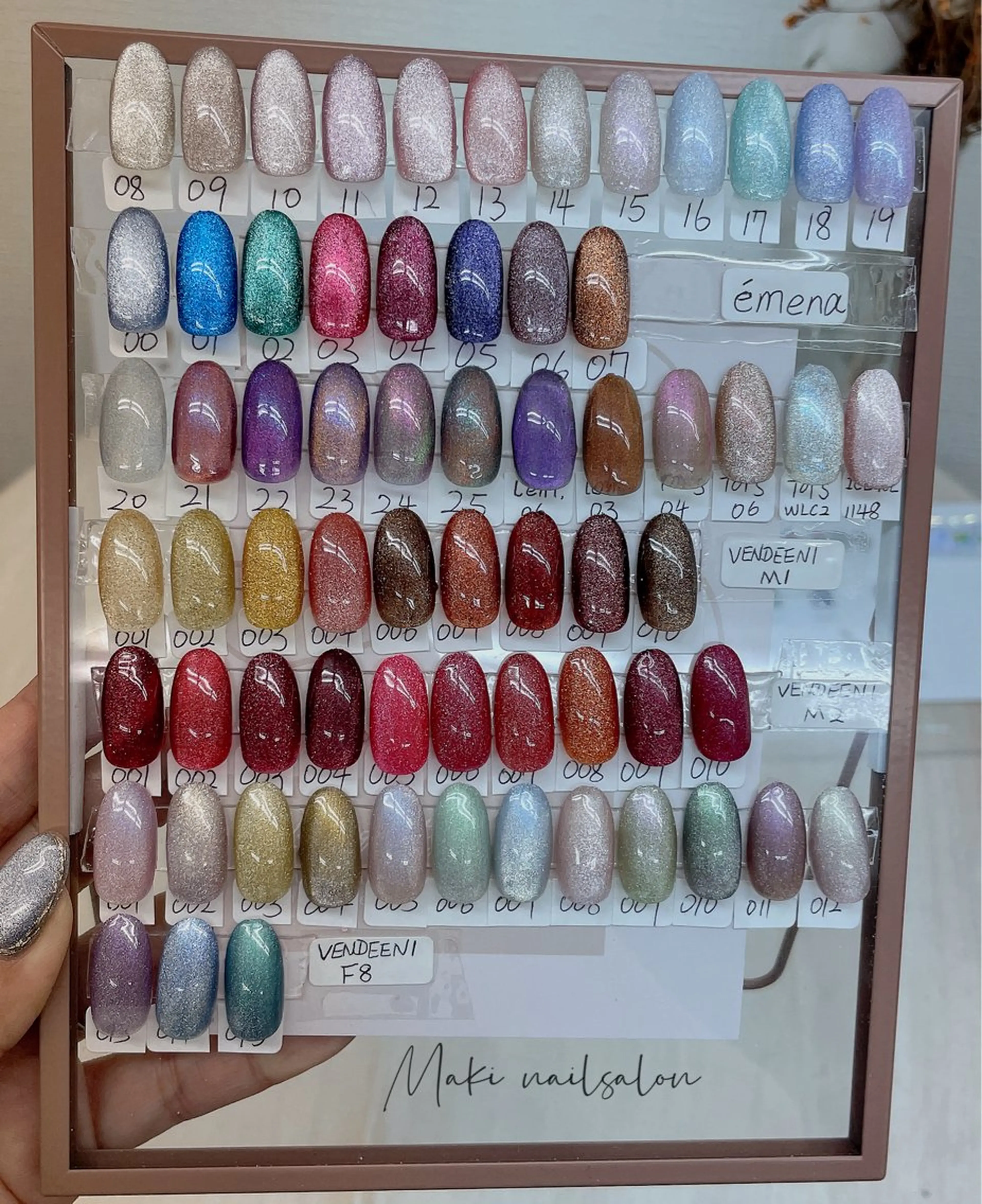 ネイル ハンドネイル マキ ネイルサロンのネイルデザイン