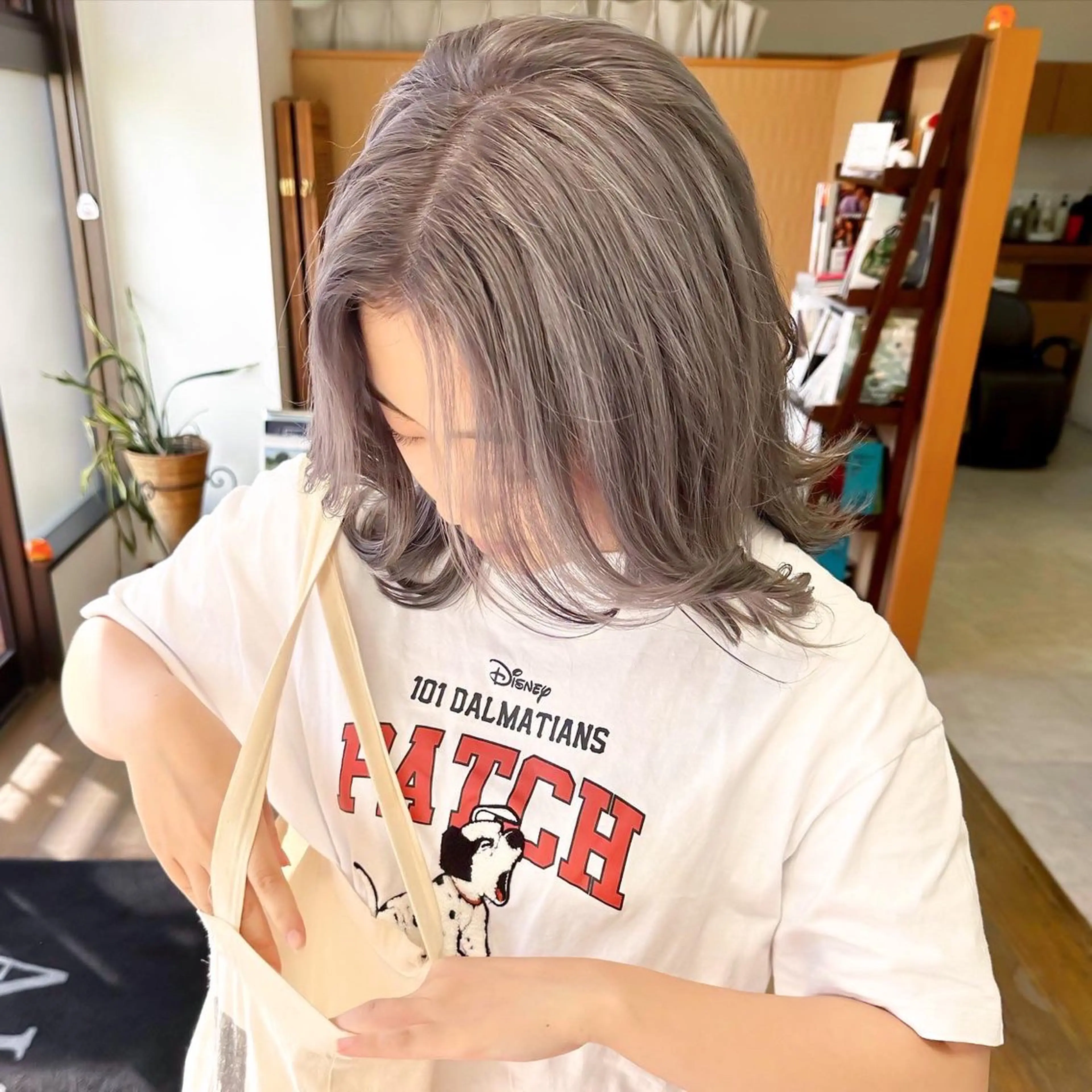 ミディアム カラー カット ヘアカラー トリートメント peg.hair所属・ブリーチカラー🫧 森　凪沙のヘアスタイル