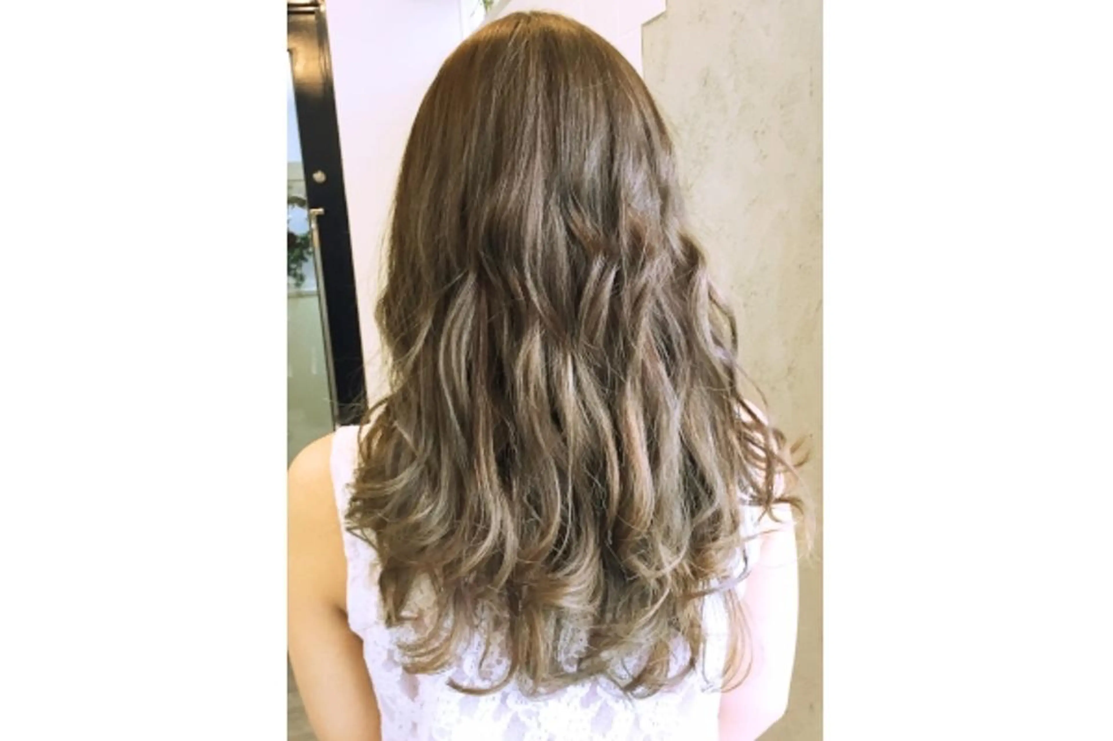 パーマ セミロング 【うねり・広がり専門 】⭕イトムラのヘアスタイル