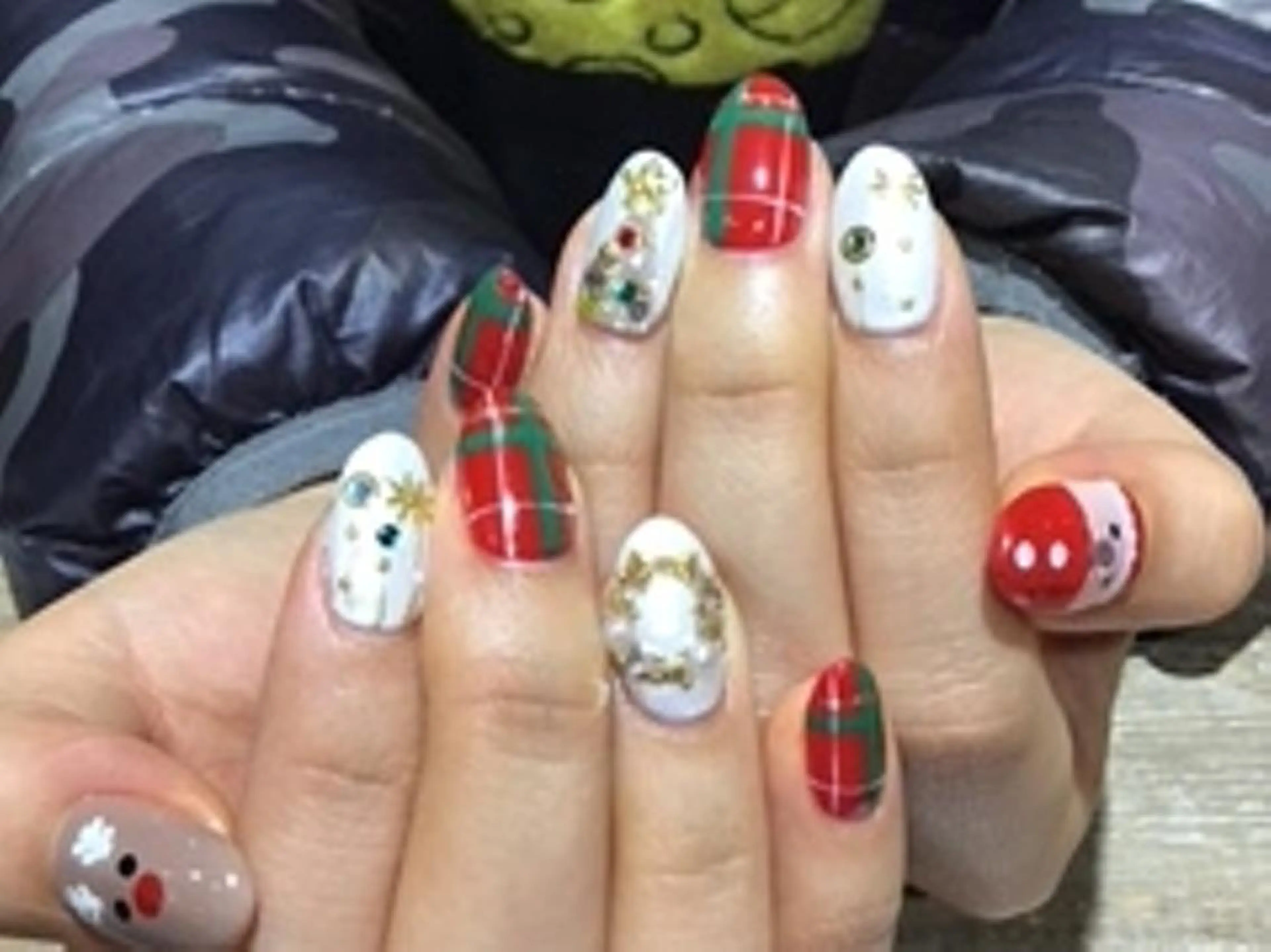 ネイル 持ち込み 八木 香澄のネイルデザイン