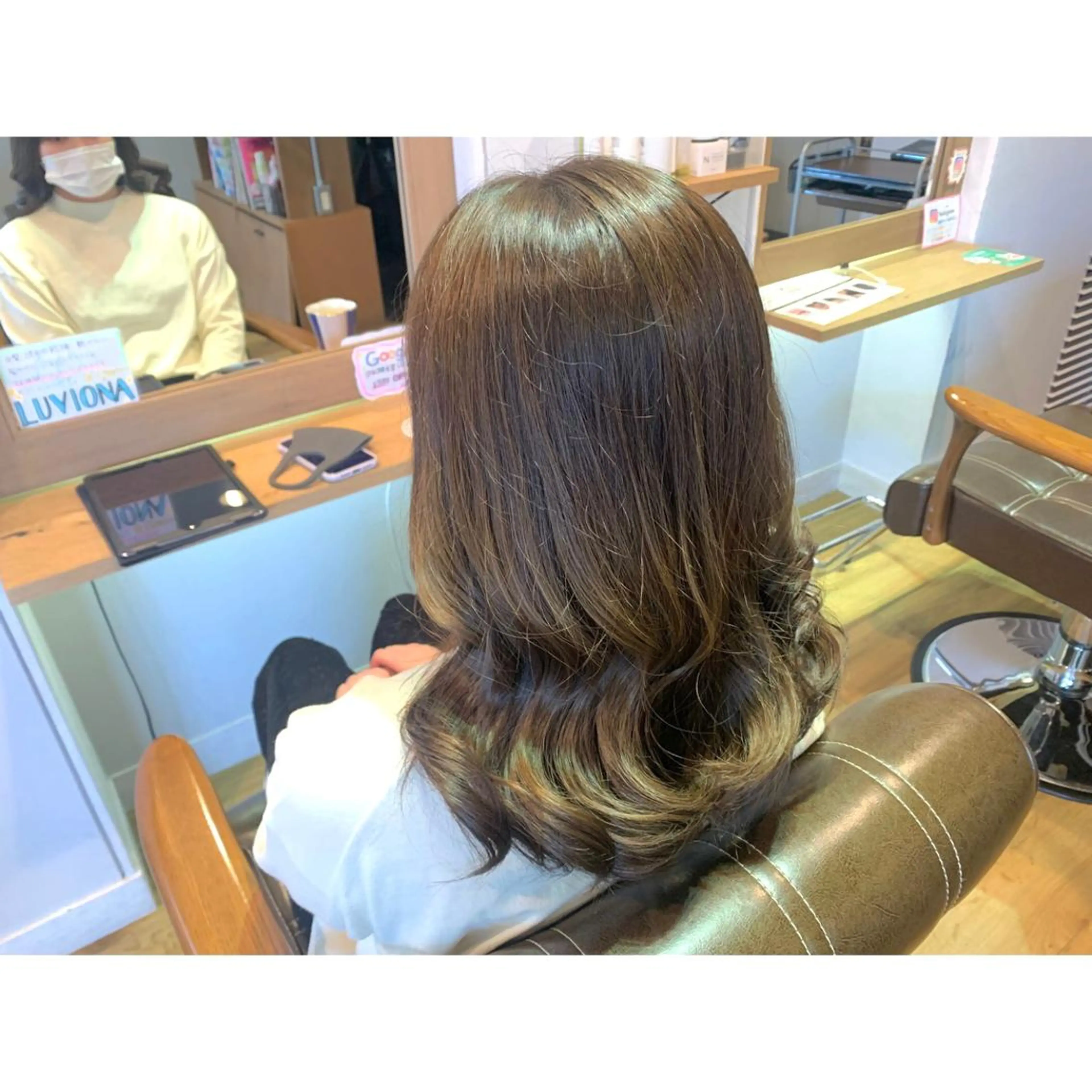 ロング カラー ツキダテ ユイのヘアスタイル
