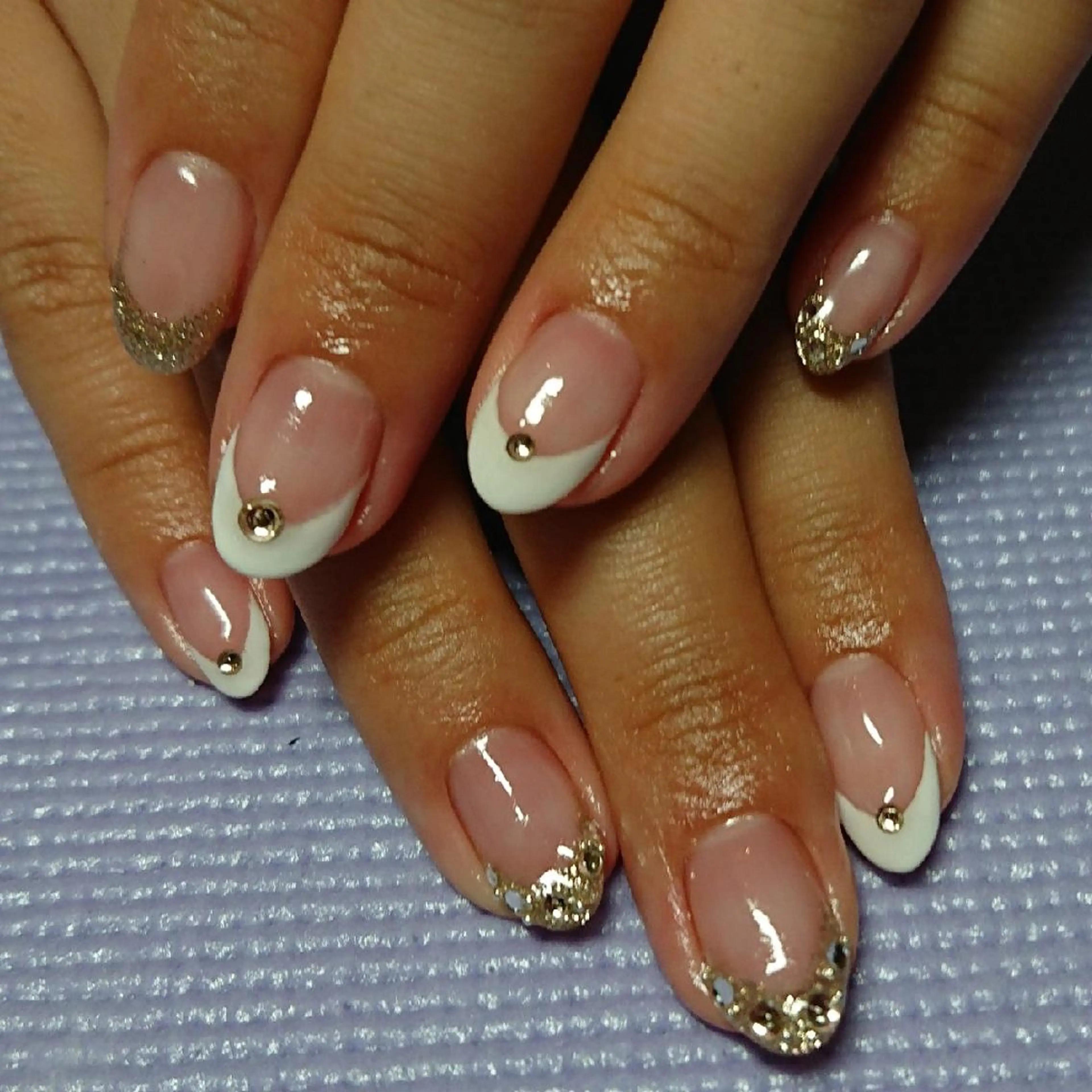 ネイル フレンチネイル ジェルネイル ラメ(グリッター) シンプルネイル 平野 亜季のネイルデザイン