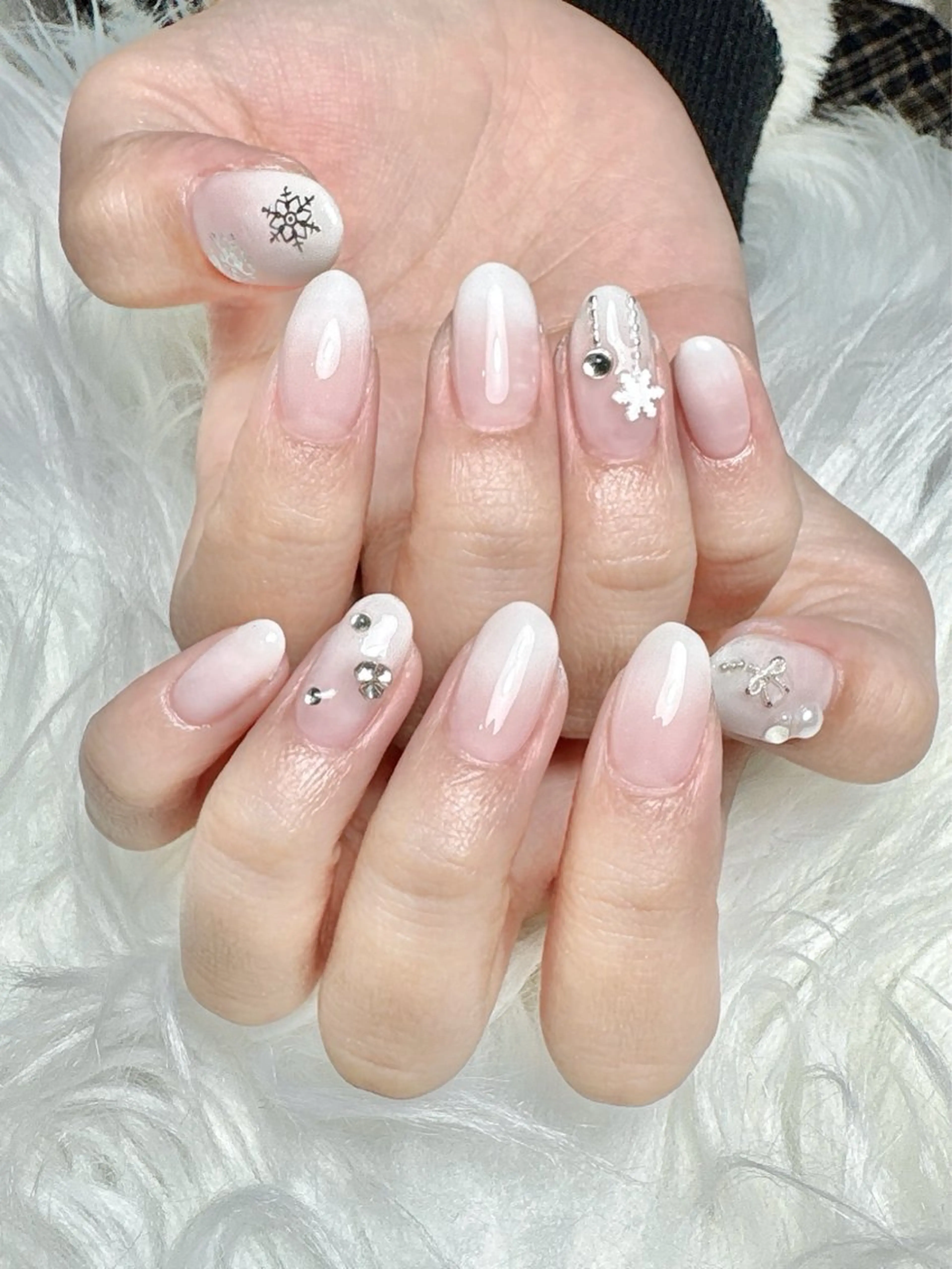 ネイル ハンドネイル ハンドケア Hi Beauty 渋谷(ネイル、ハイパーナイフ6、脂肪れいきゃく、マッサージ＆エステサロン)所属・Hi beauty 渋谷のネイルデザイン