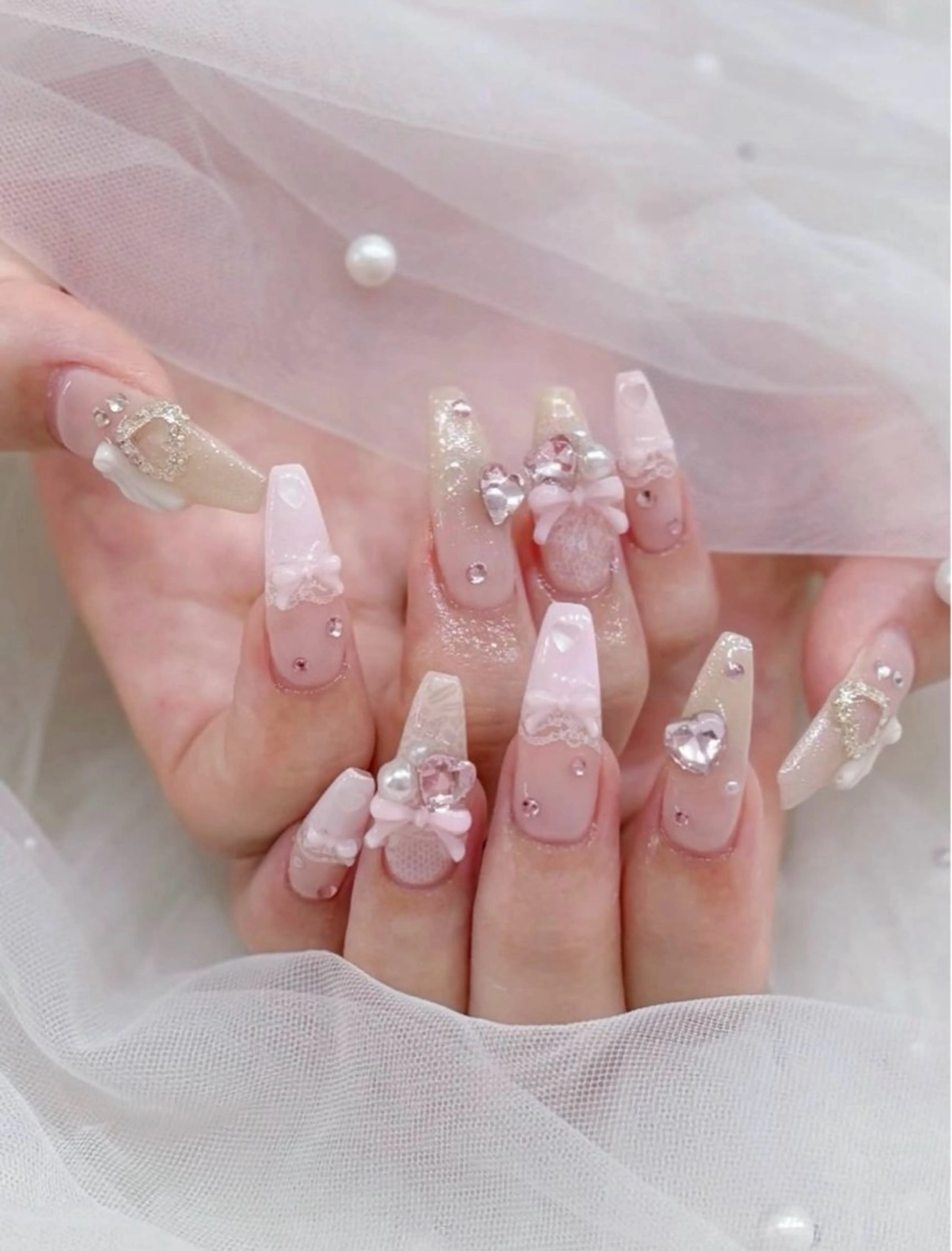 カラー グラデーションカラー ピンクカラー ハンドネイル AIN Nailのネイルデザイン