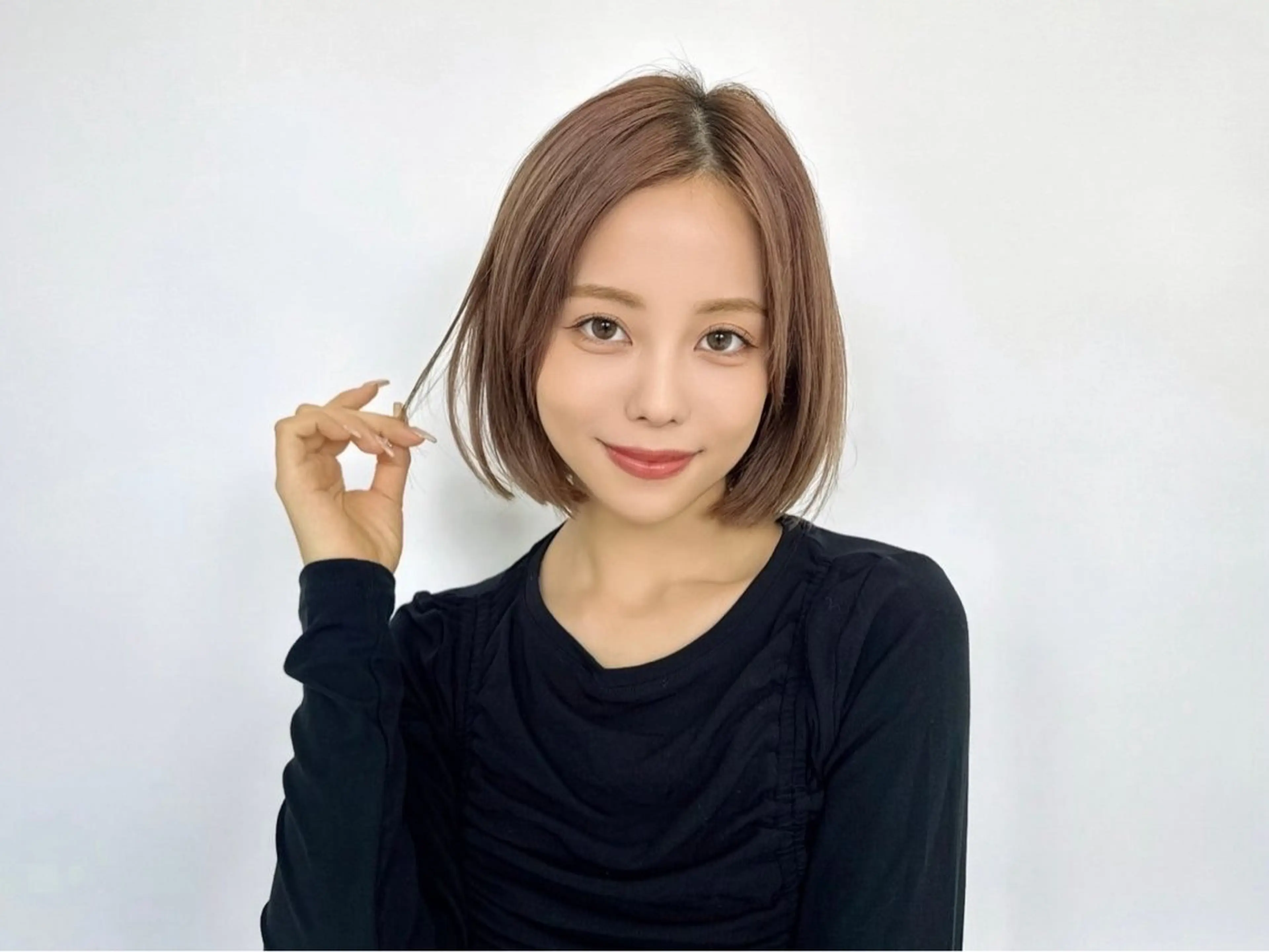 ショート カラー 岩下 実希のヘアスタイル