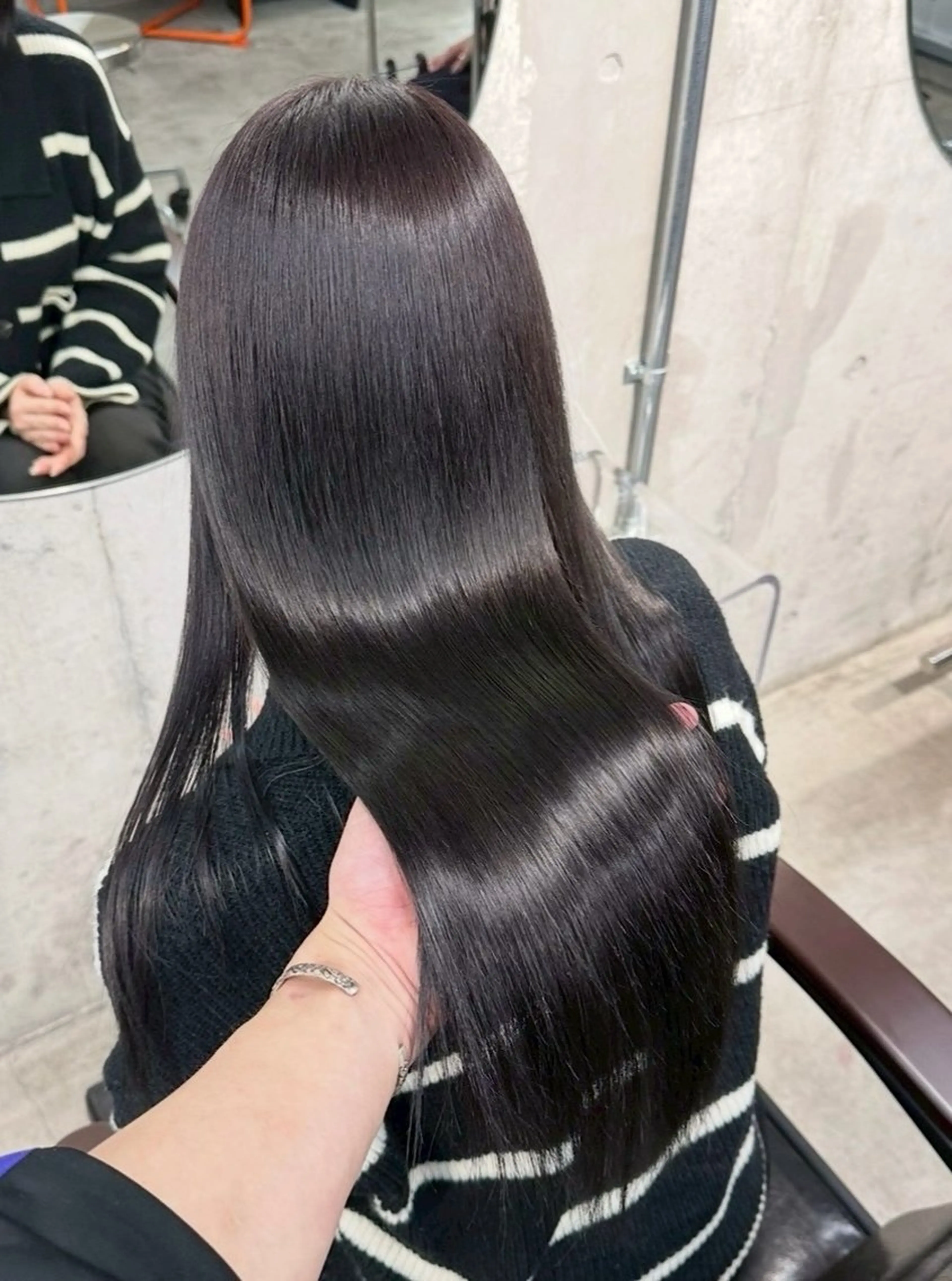 ロング ヘアカラー フジマ ハルナのヘアスタイル