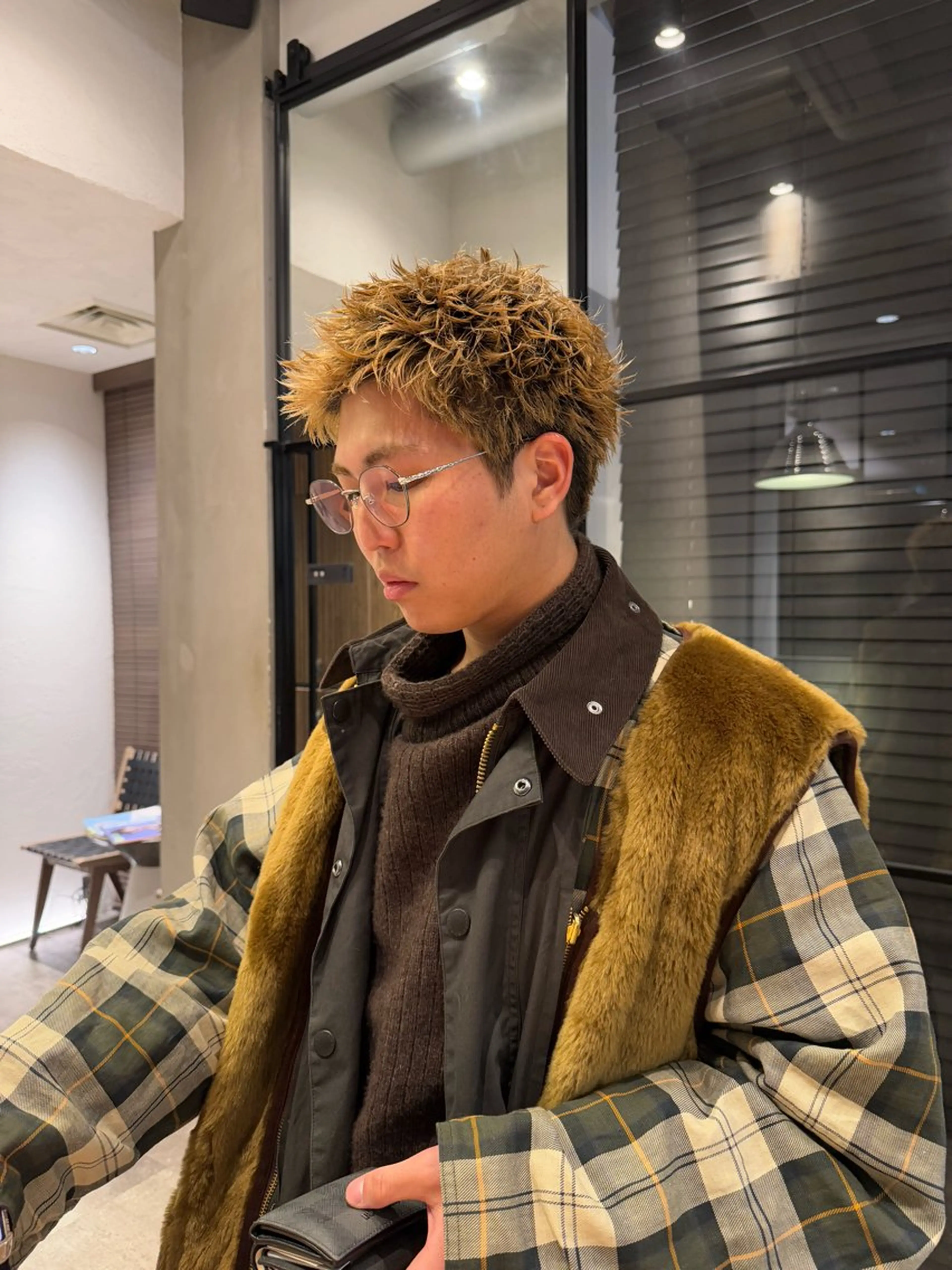 ショート カラー パーマ メンズ メンズパーマ スパイキーショート ショートヘア カット パーマ メンズショート/ピン パーマ/新宿/フウガのヘアスタイル