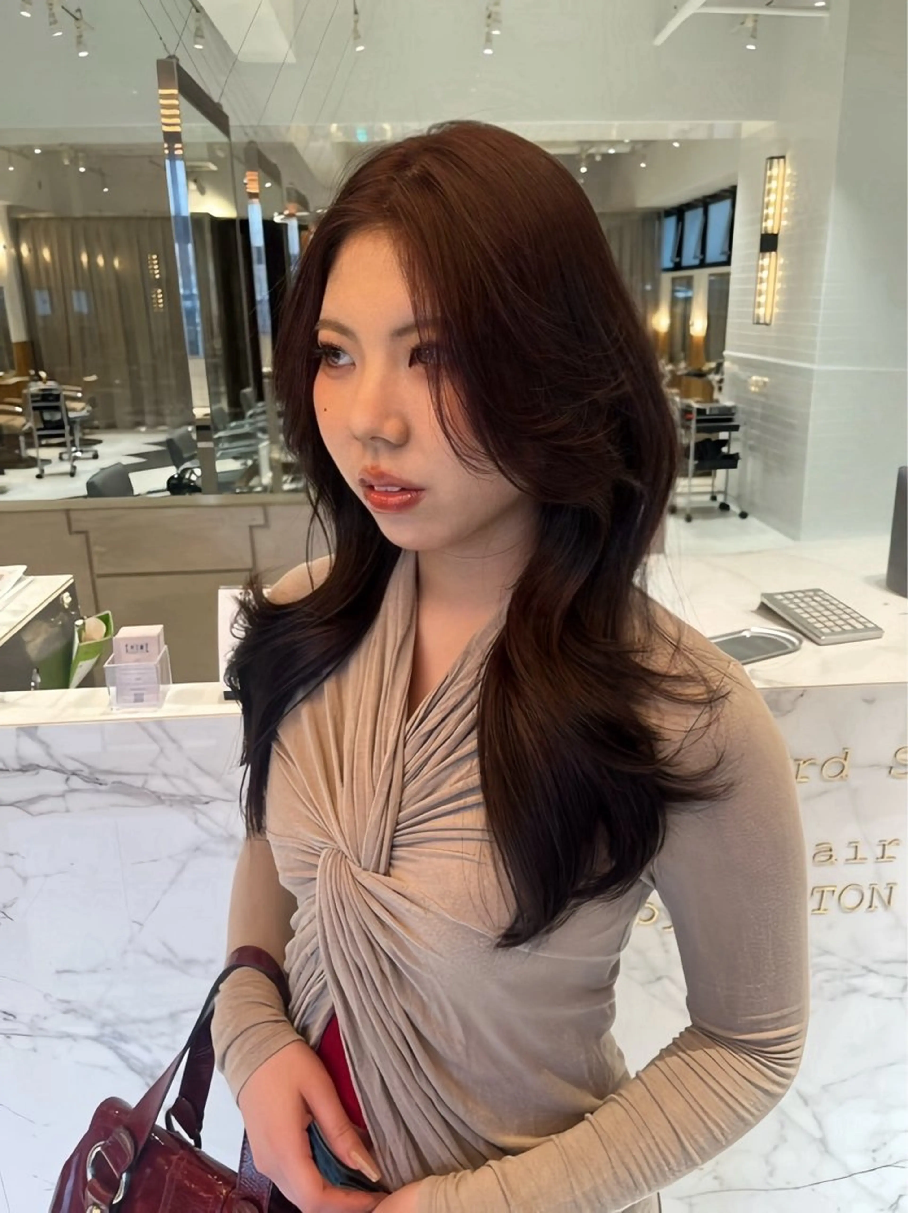 ロング カット ヘアカラー haruna .のヘアスタイル