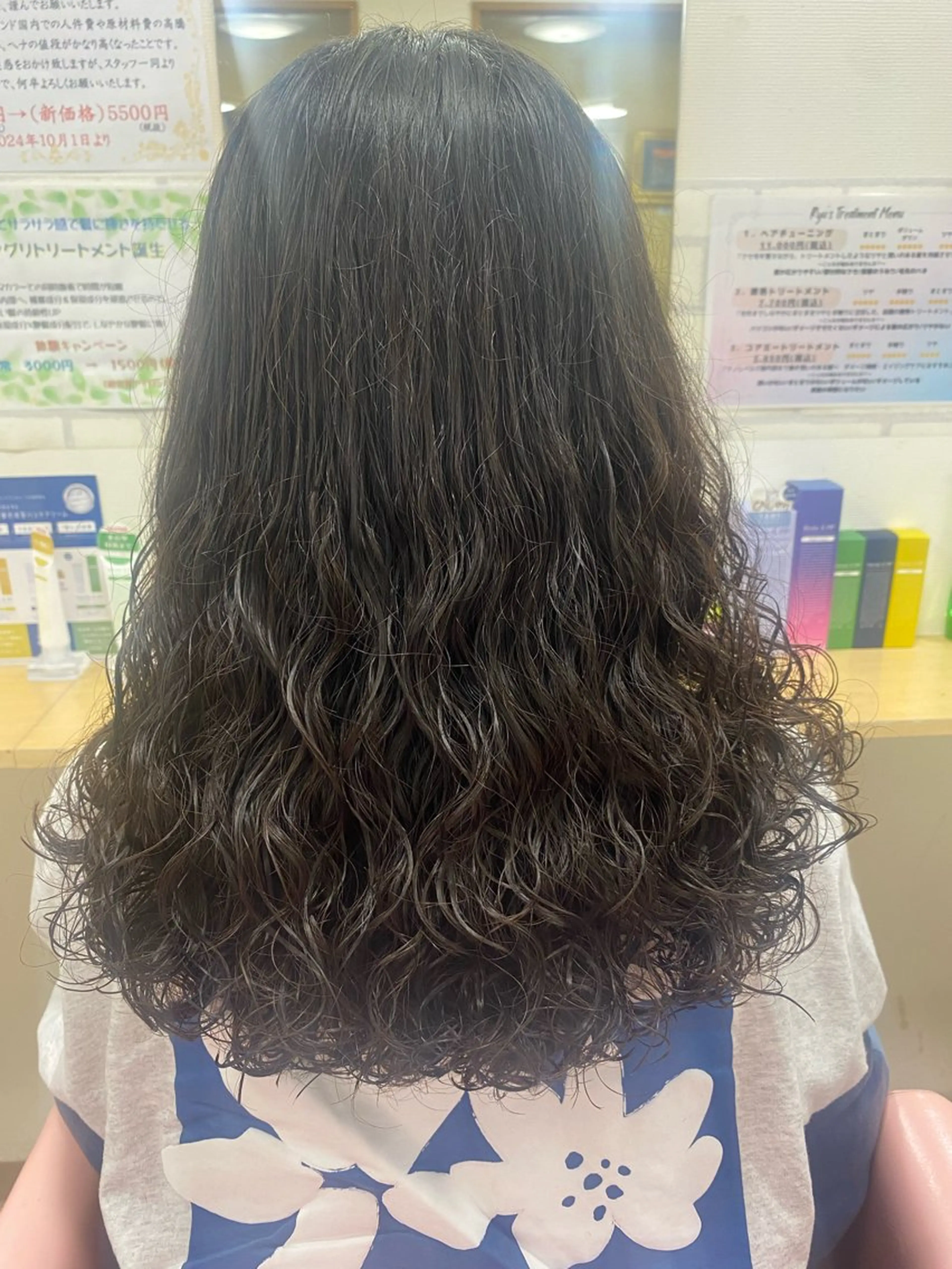 ロング パーマ 徳永 嘉希のヘアスタイル