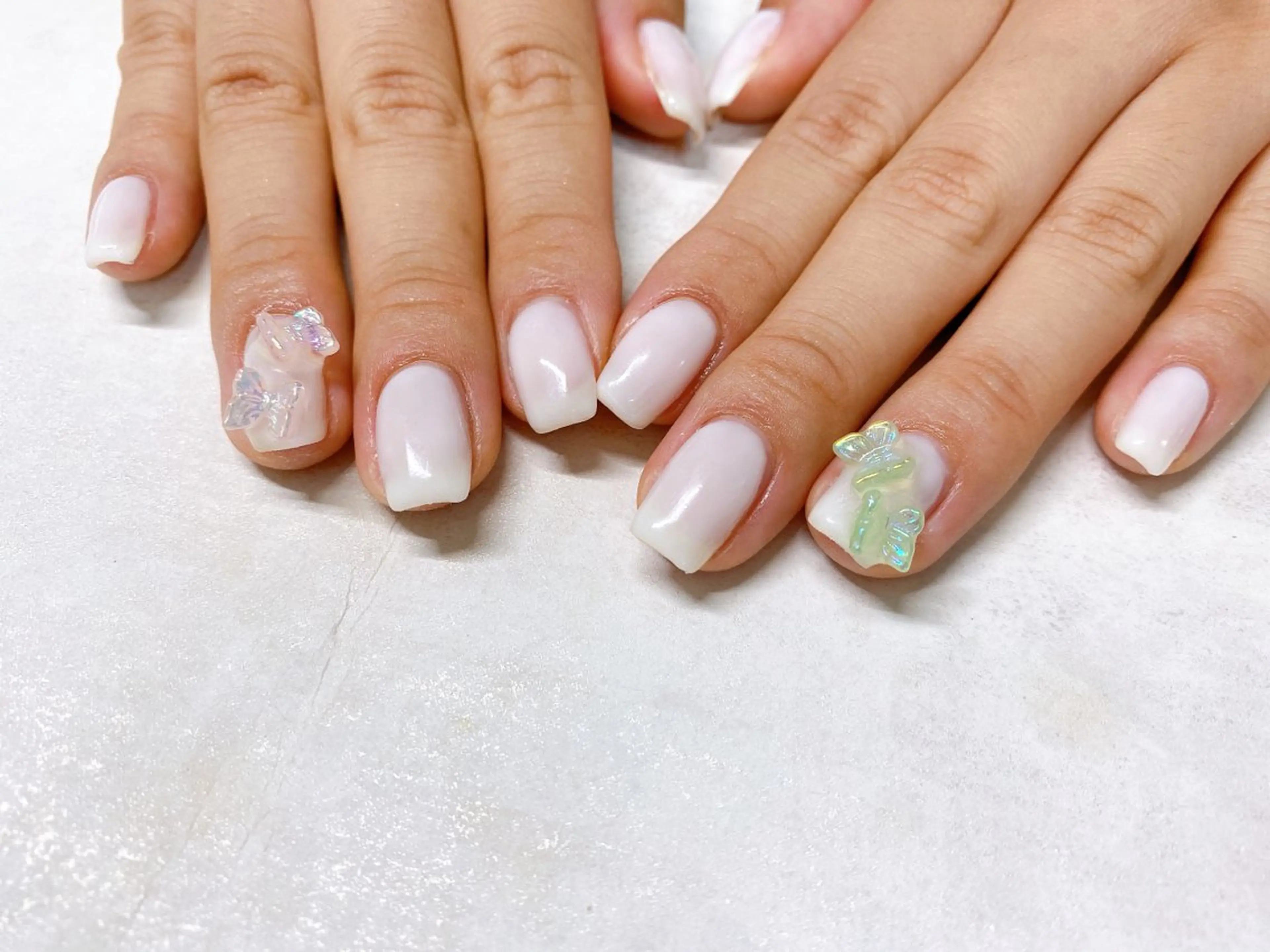 ネイル オーロラネイル フットネイル フレンチネイル ジェルネイル 韓国ネイル ハンドネイル mogunail &blowのネイルデザイン