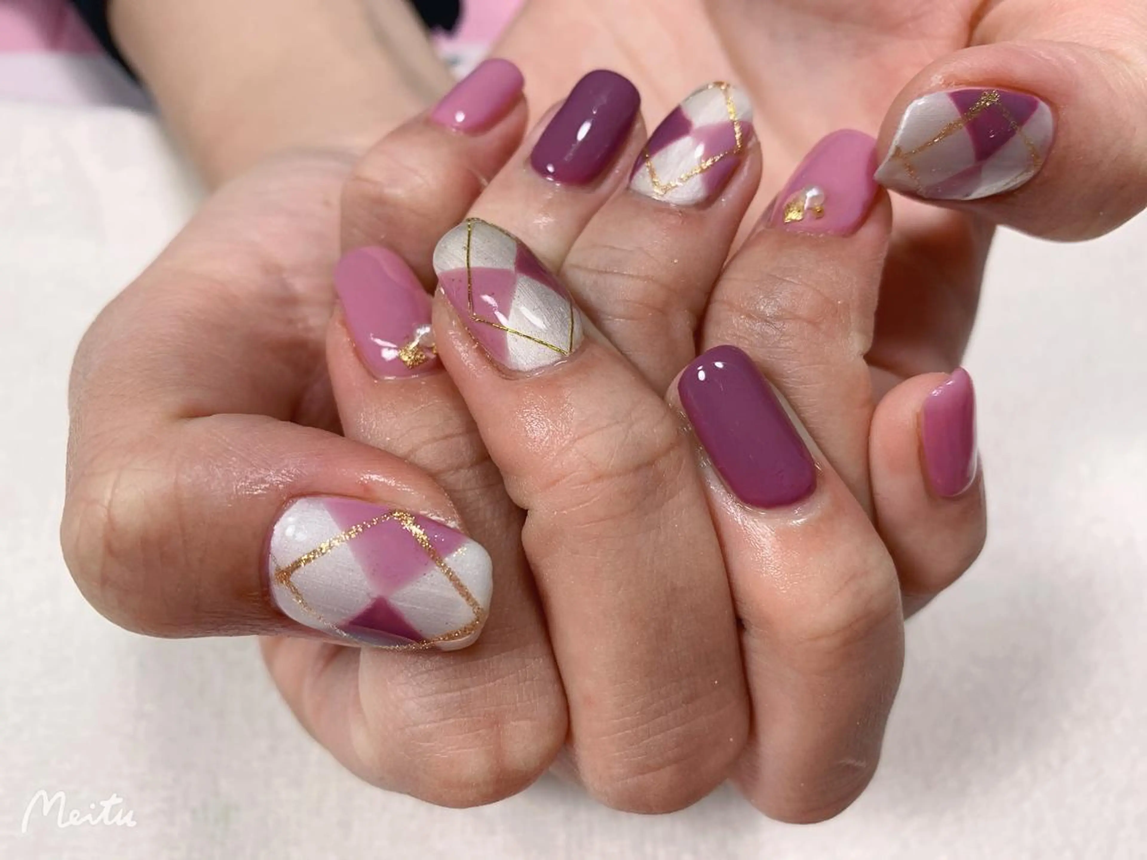 ネイル 持ち込み miu miuのネイルデザイン